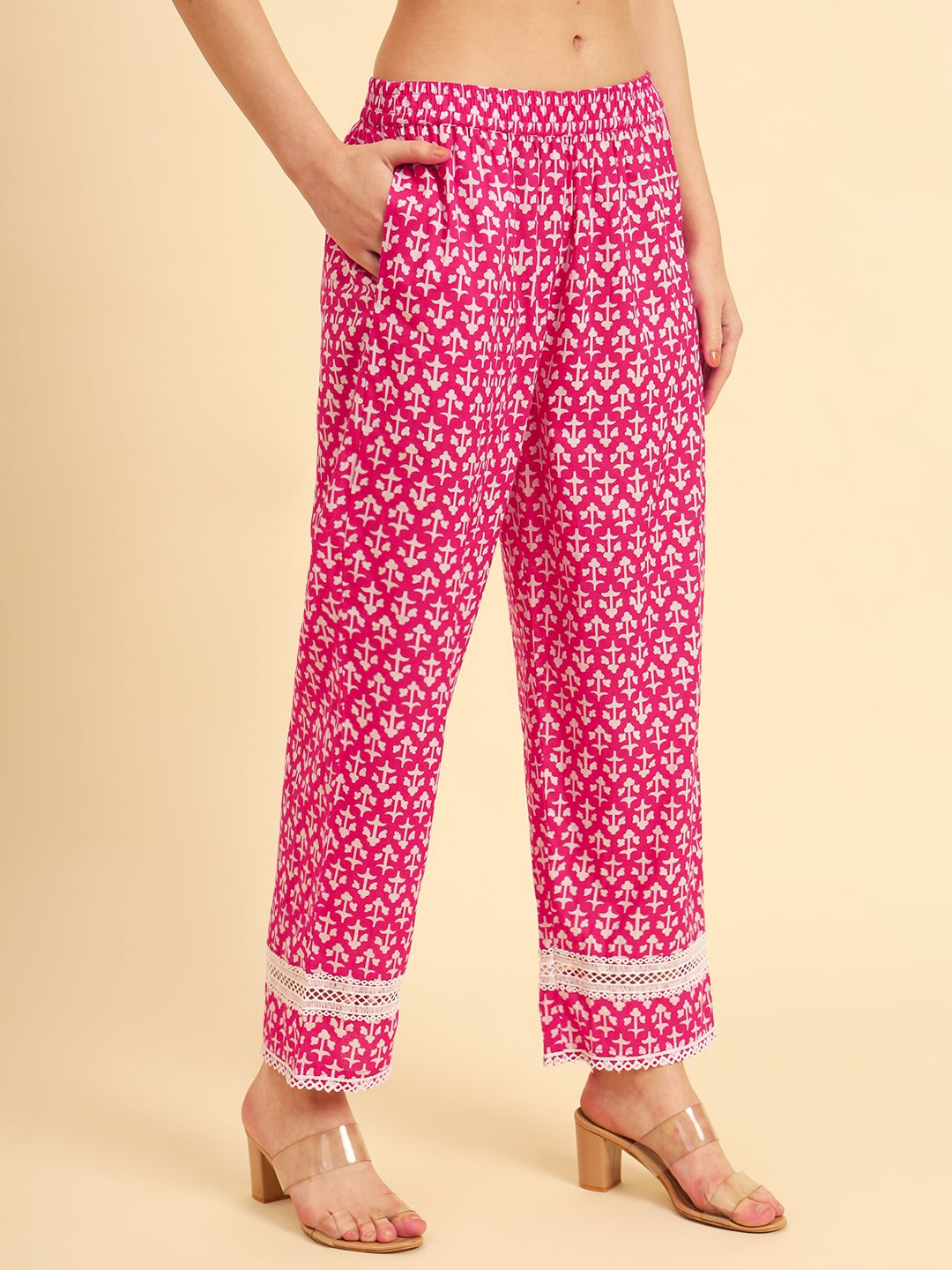 Yufta Pink Pure Cotton Floral printed Kurta With Trousers Dupatta Set