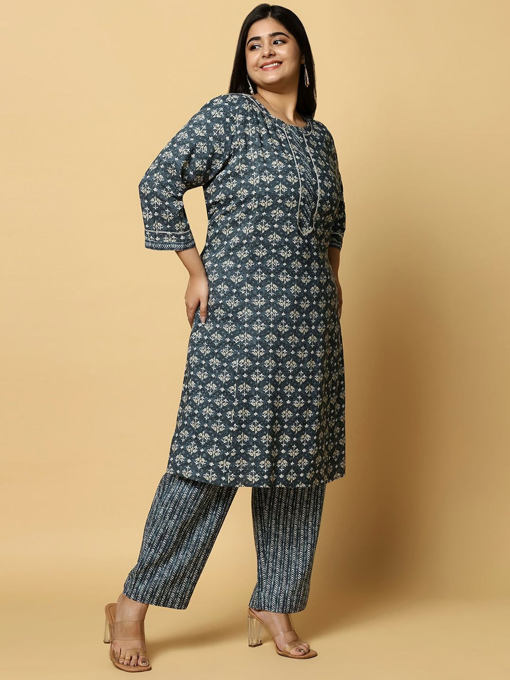 Sztori Plus Size Floral Printed Pure Cotton Straight Kurta With Trouser