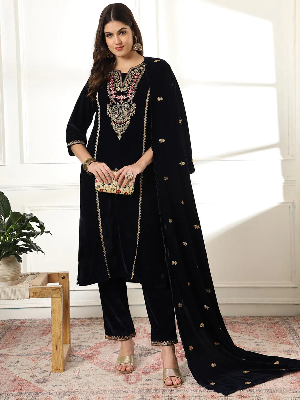 Yufta Velvet Black Kurta Dupatta Set With Embroidery