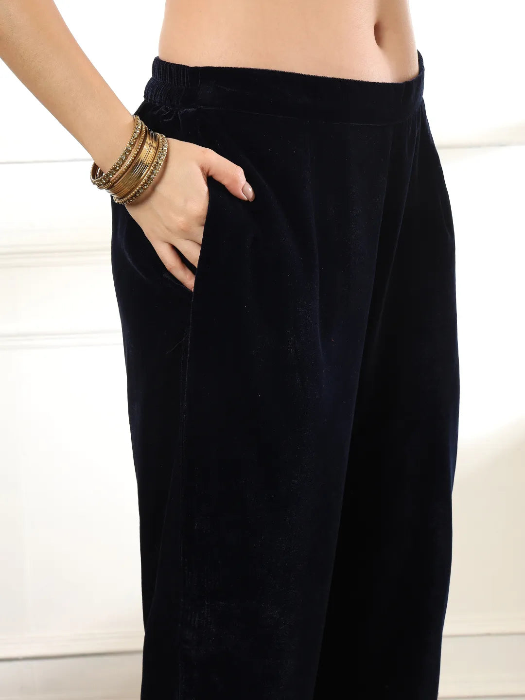 Yufta Velvet Black Kurta Dupatta Set With Embroidery