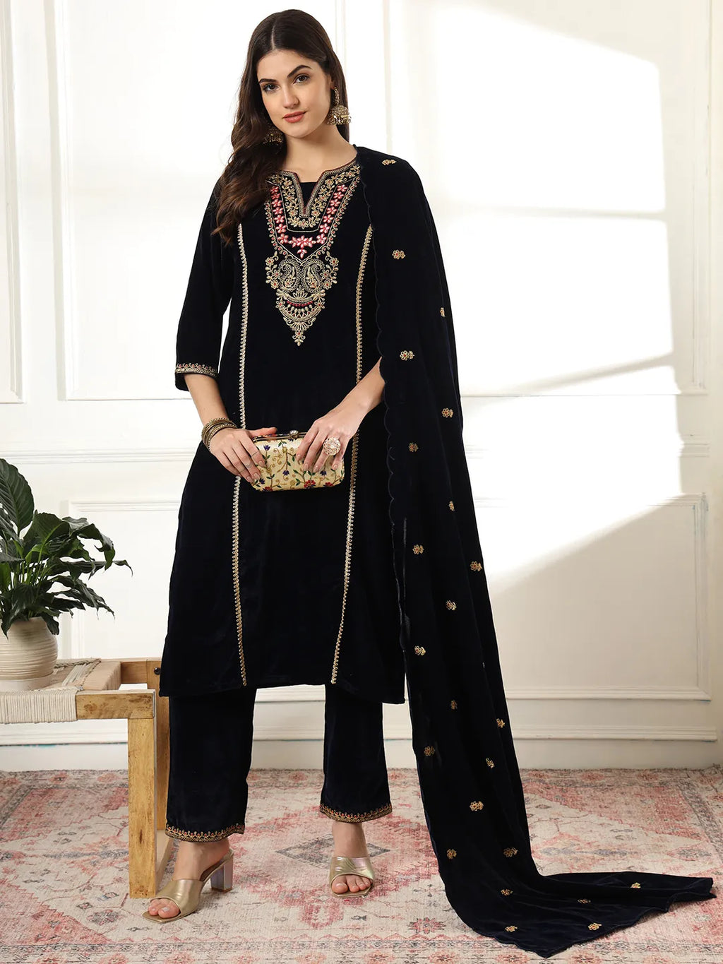 Yufta Velvet Black Kurta Dupatta Set With Embroidery