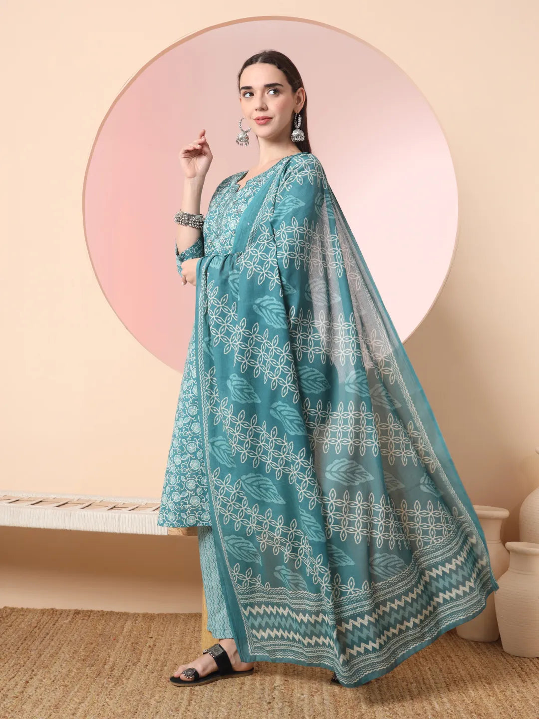Yufta Green Pure Cotton Thread_Work Straight Kurta Dupatta Pant Set