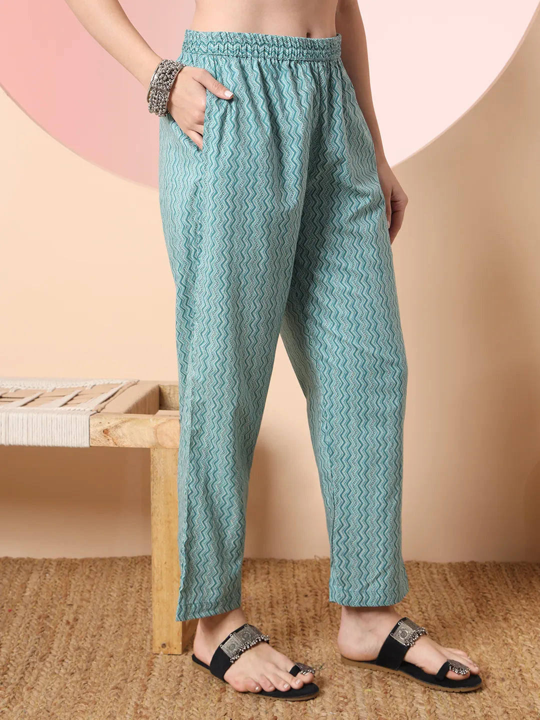 Yufta Green Pure Cotton Thread_Work Straight Kurta Dupatta Pant Set