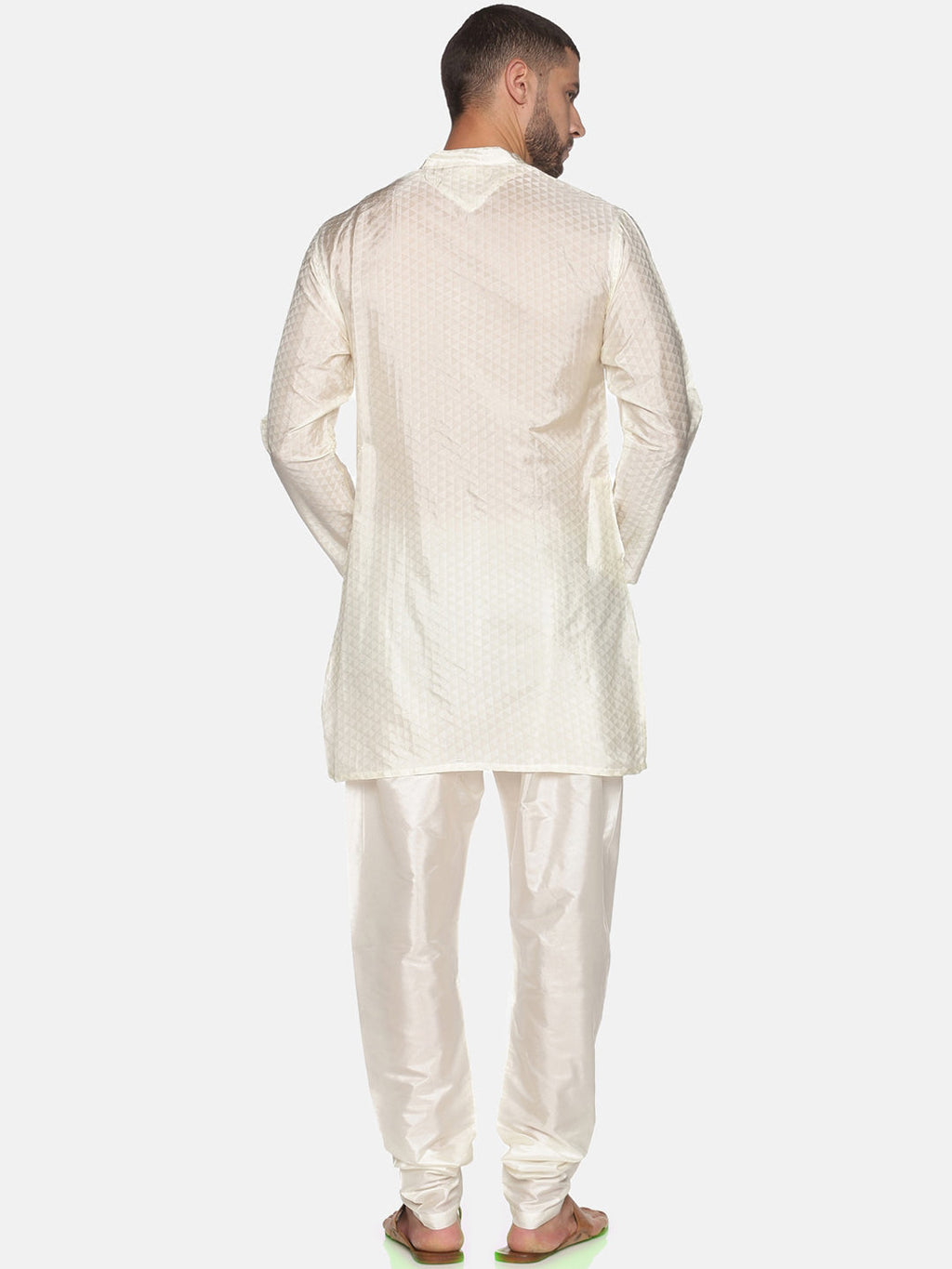 Sethukrishna Men Off-White Kurta with Pyjamas