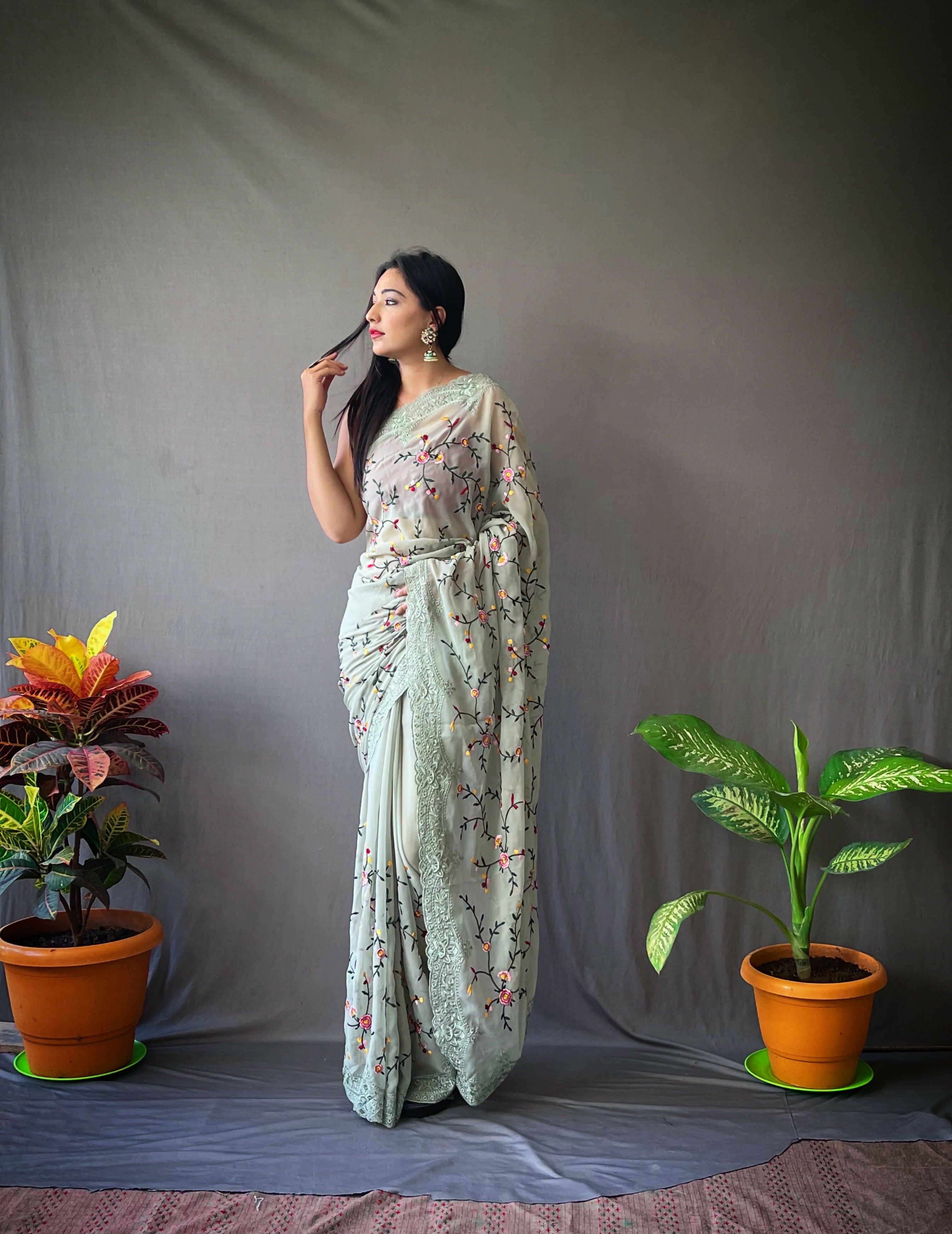 Vamsee Pearl 1 Pista Georgette Saree