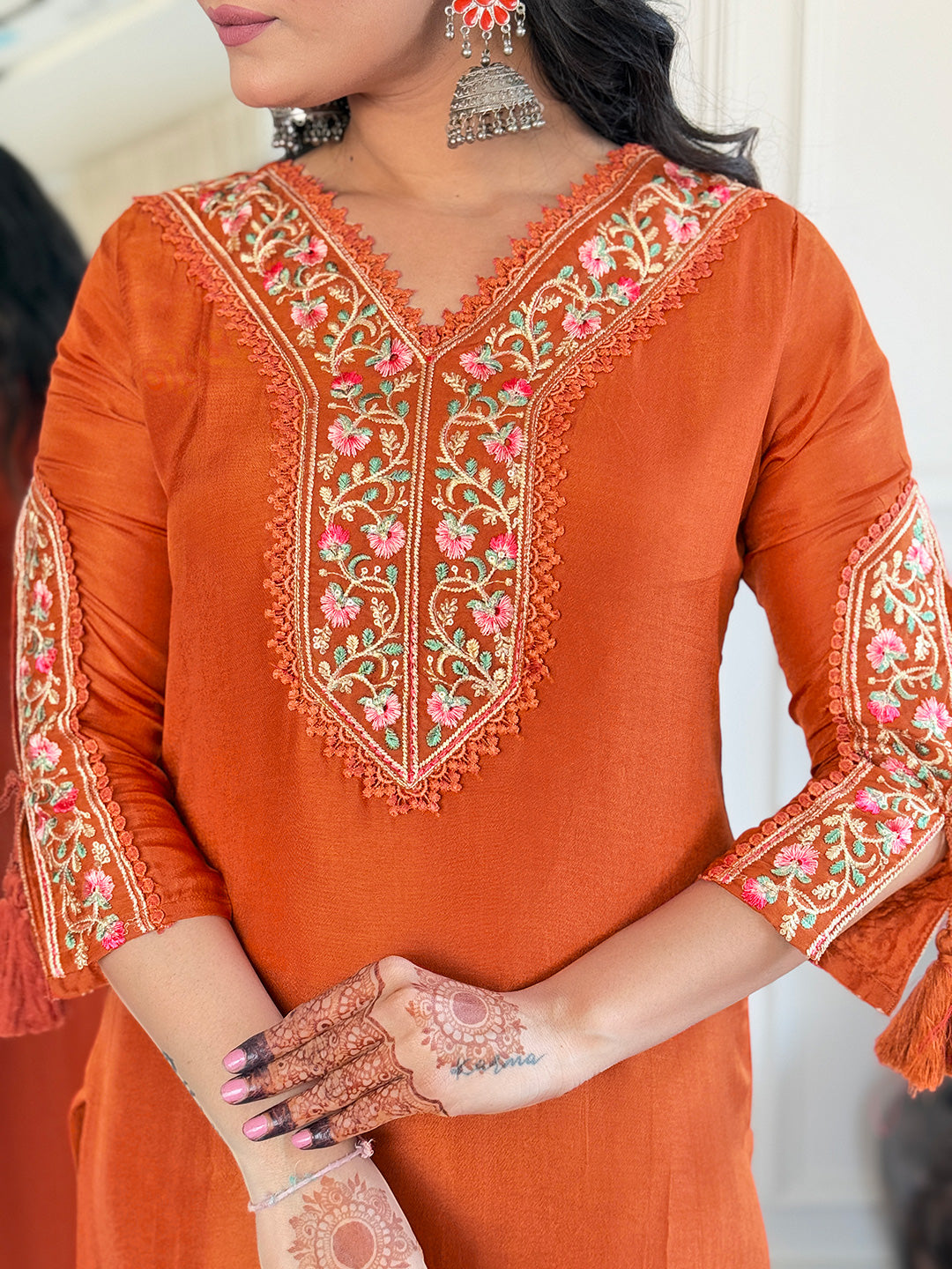 The52 Beautiful Women's Thread work Viscose Fabric Straight Kurta, Pant and Dupatta Set