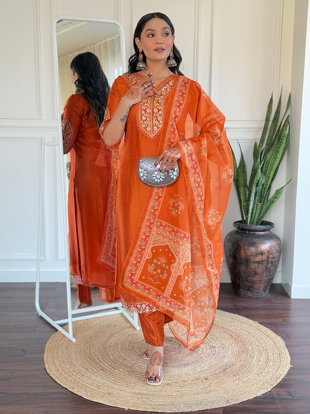 The52 Beautiful Women's Thread work Viscose Fabric Straight Kurta, Pant and Dupatta Set