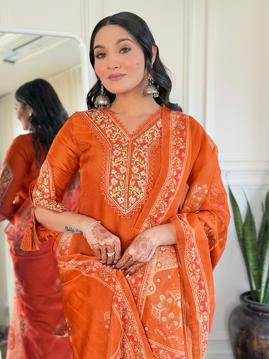 The52 Beautiful Women's Thread work Viscose Fabric Straight Kurta, Pant and Dupatta Set