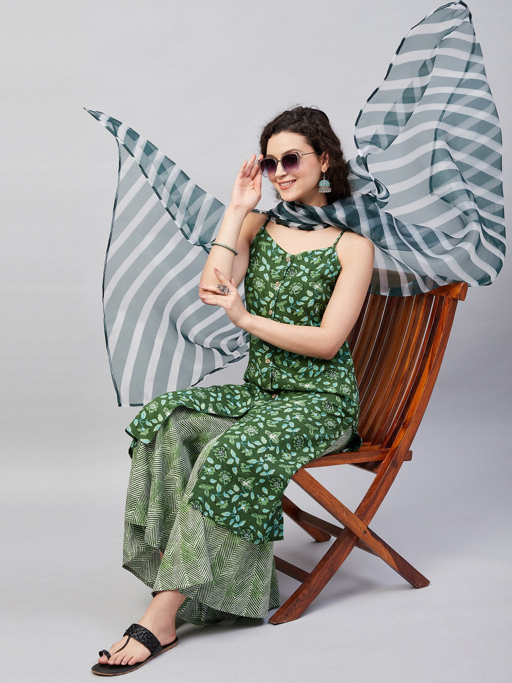 InWeave Women's Green Bagh Spaghetti Kurta Set W Green Le Dupatta