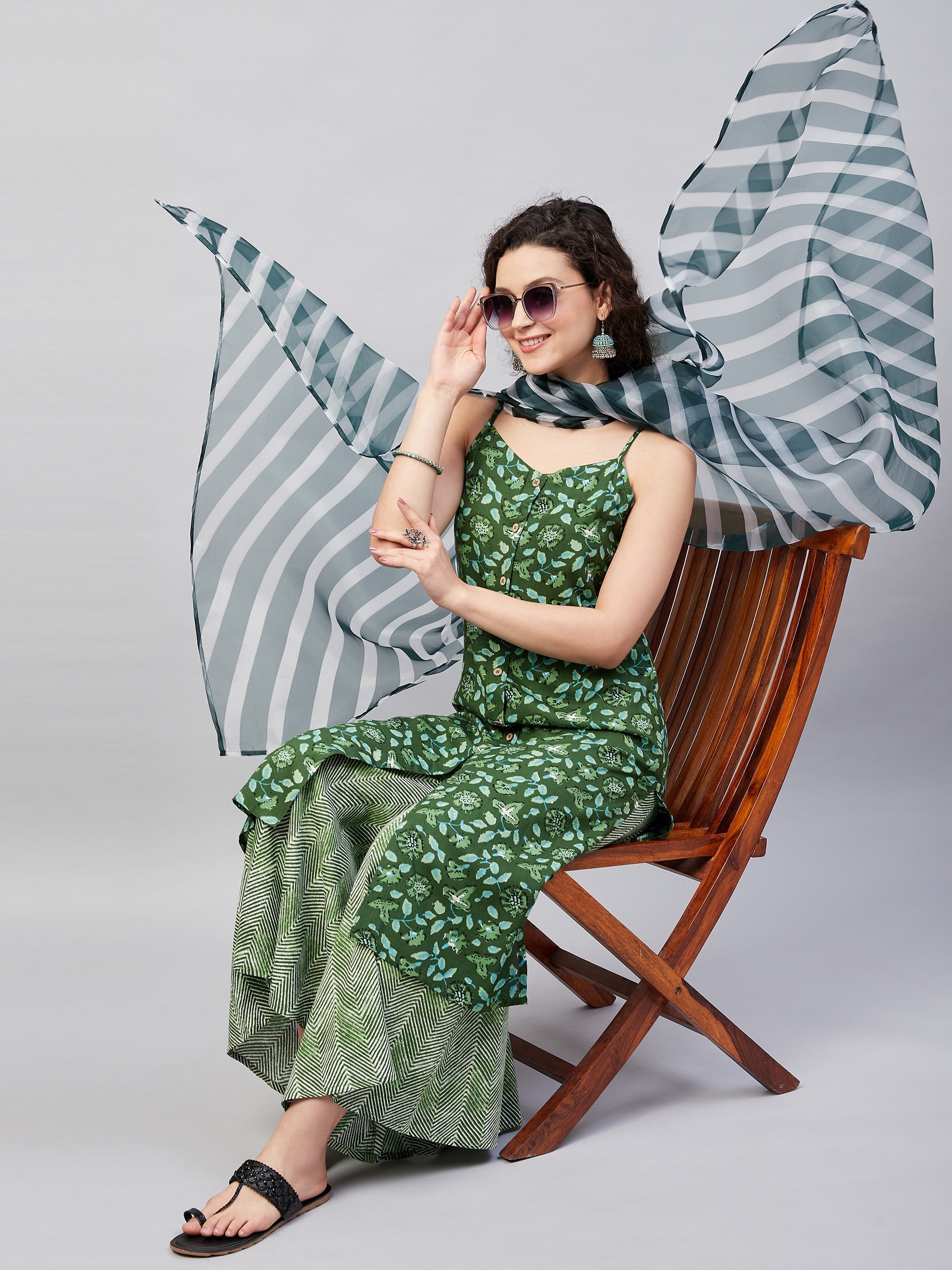 InWeave Women's Green Bagh Spaghetti Kurta Set W Green Le Dupatta