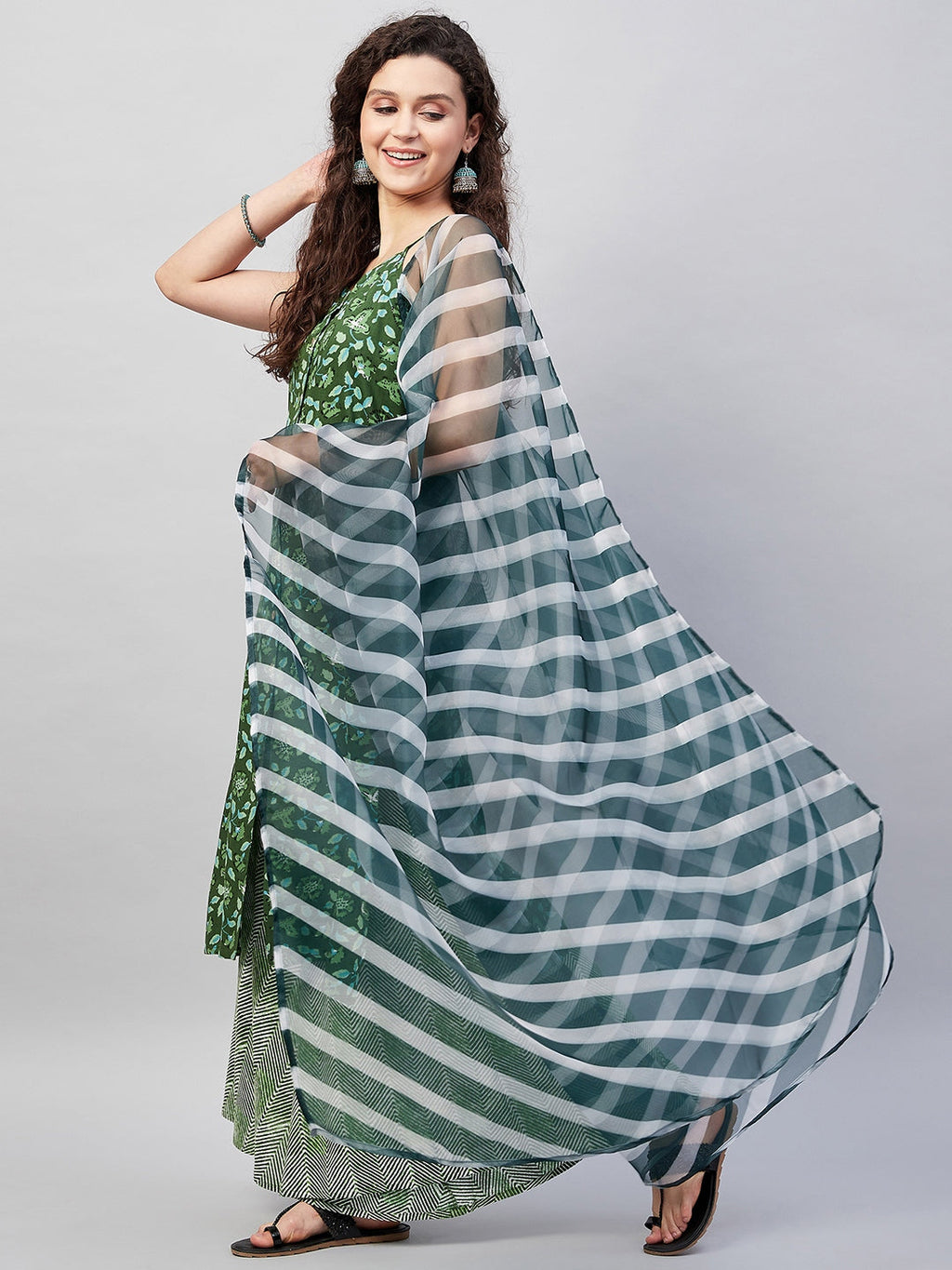 InWeave Women's Green Bagh Spaghetti Kurta Set W Green Le Dupatta