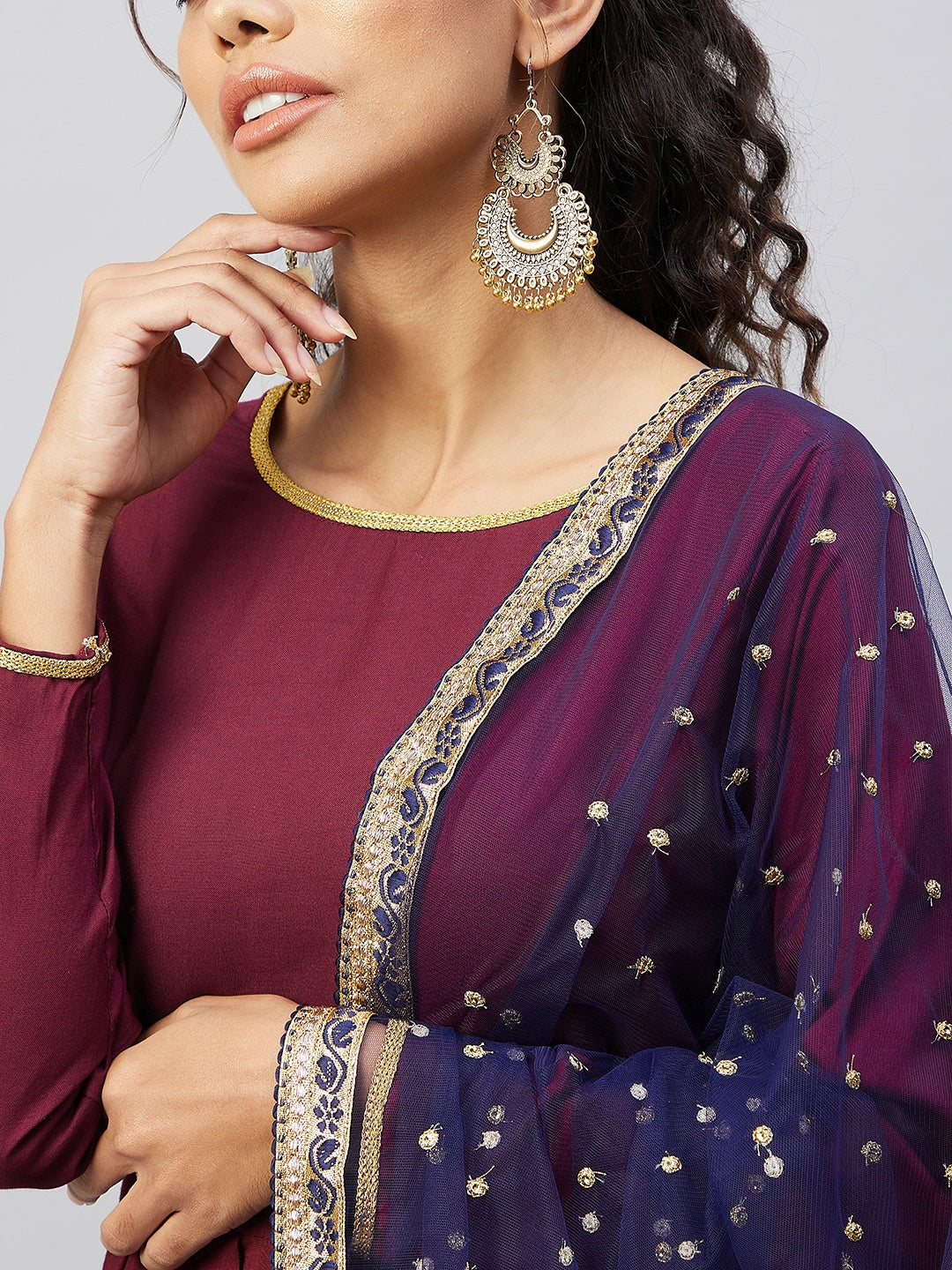 InWeave Women's Maroon Solid Long Kurta With Navy Net Dupatta