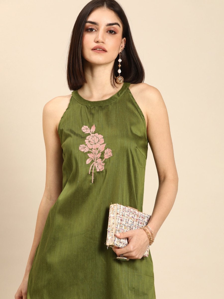 All About You Women Green Floral Print Embroidered Regular Kurta with Trousers