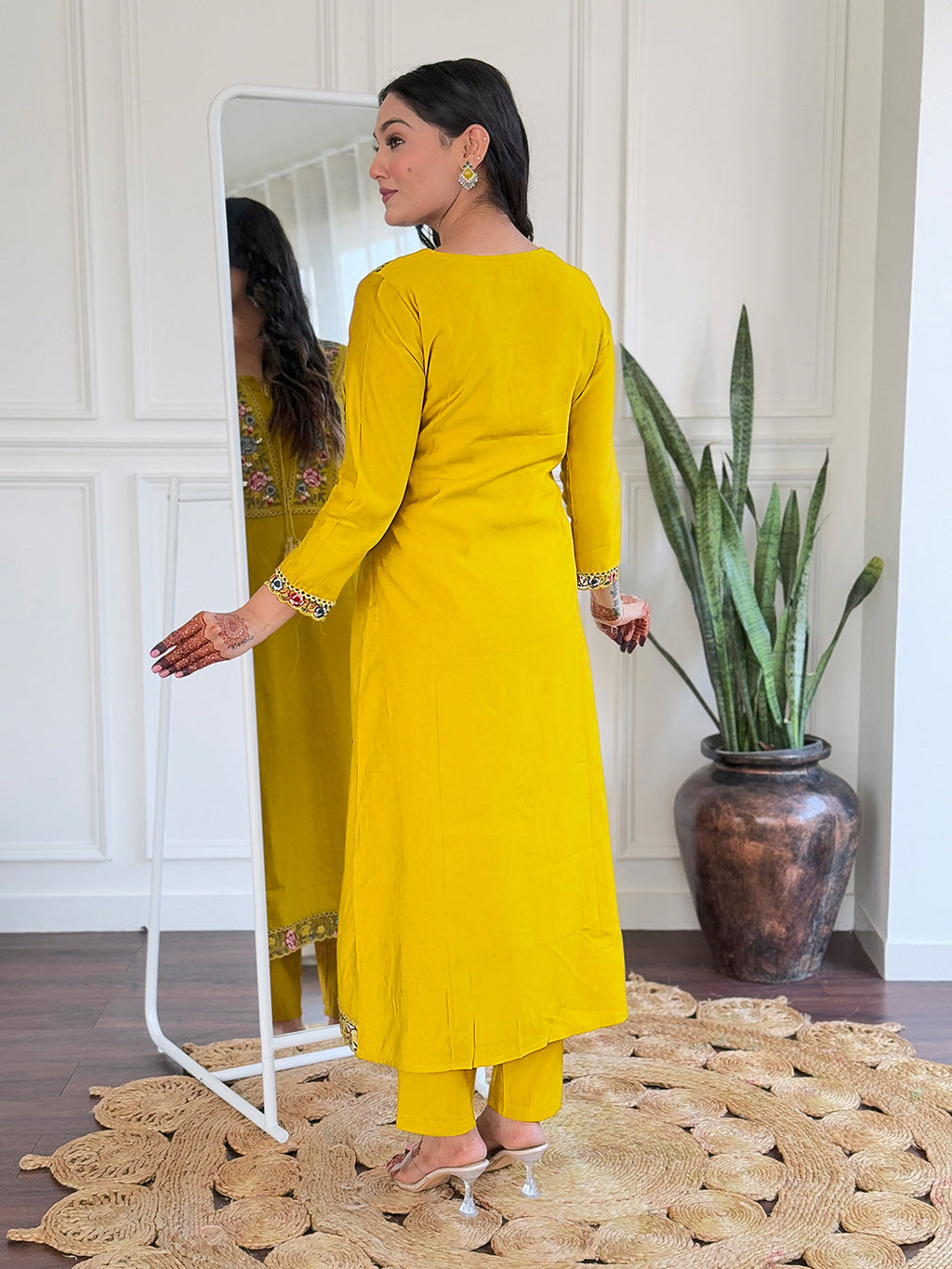The52 Beautiful Women's Thread work Viscose Fabric Straight Kurta, Pant and Dupatta Set