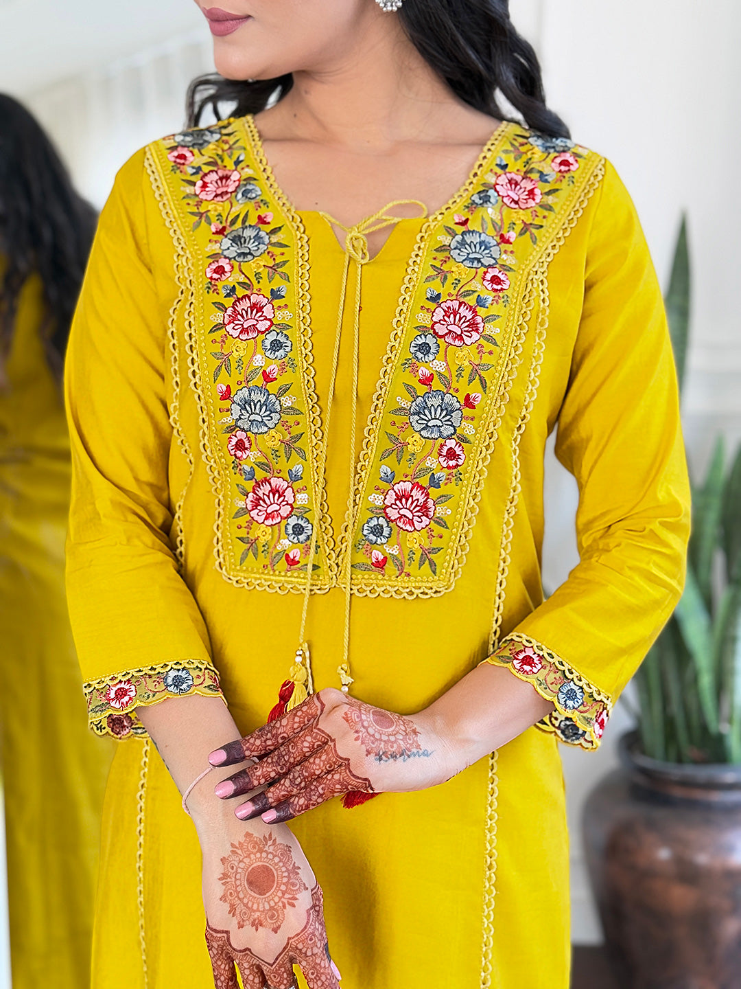 The52 Beautiful Women's Thread work Viscose Fabric Straight Kurta, Pant and Dupatta Set