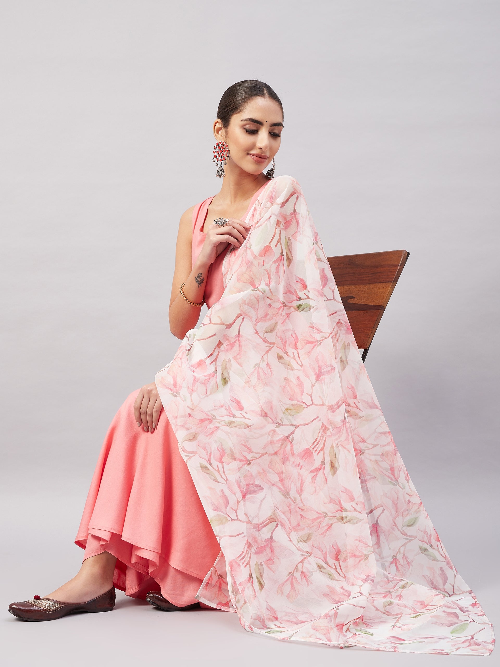 InWeave Women's Light Pink Sleeveless Kurta Set W White Peach Organza Dupatta