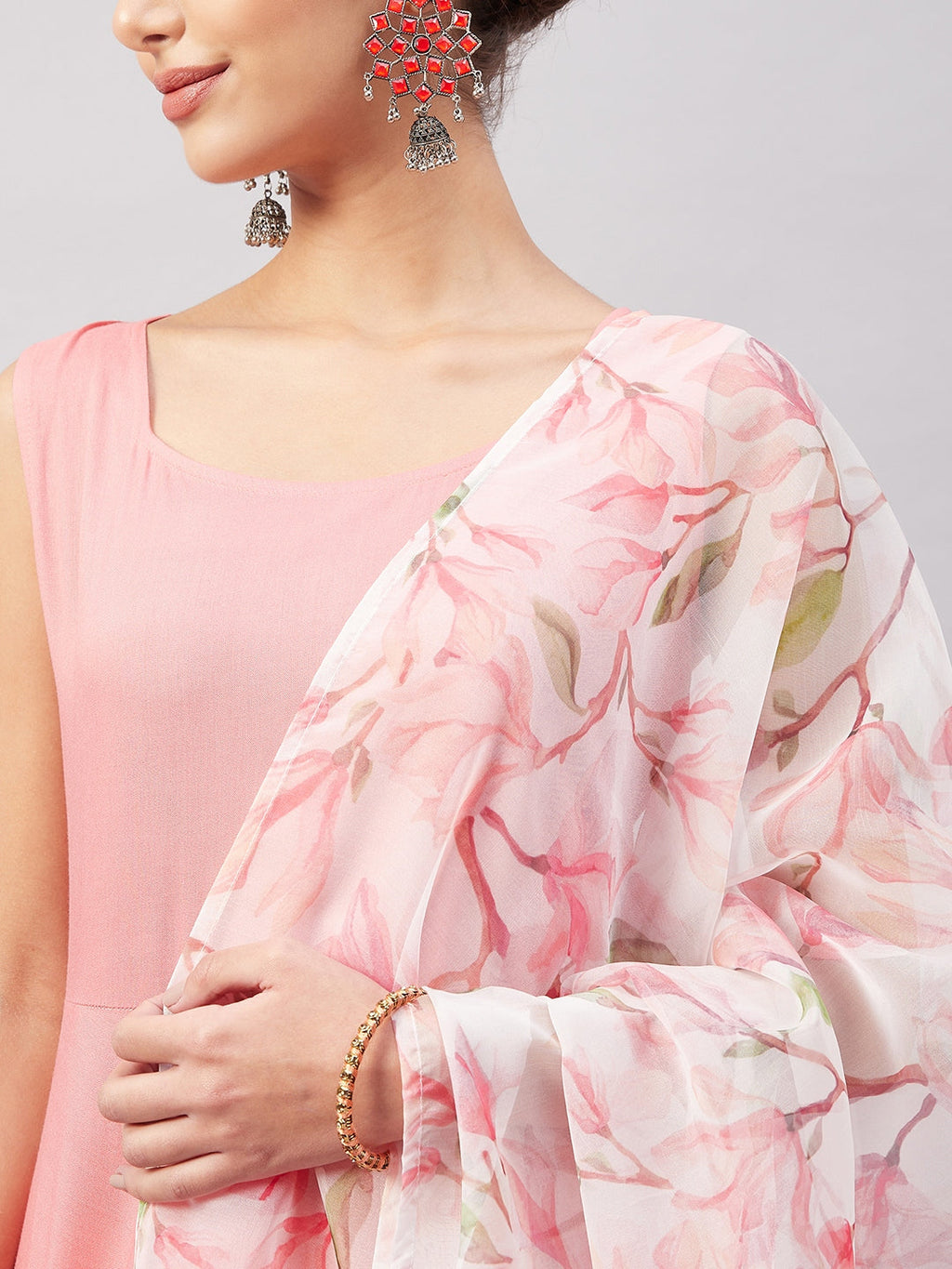 InWeave Women's Light Pink Sleeveless Kurta Set W White Peach Organza Dupatta