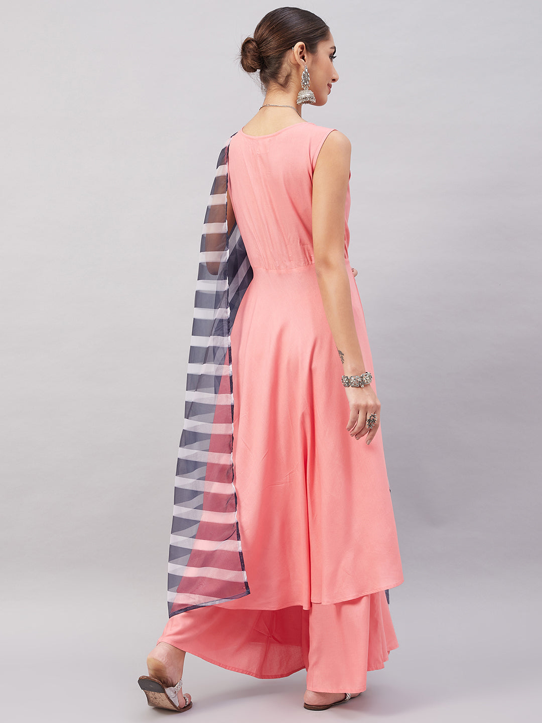 InWeave Women's Light Pink Sleeveless Kurta Set W Navy Leh Organza Dupatta