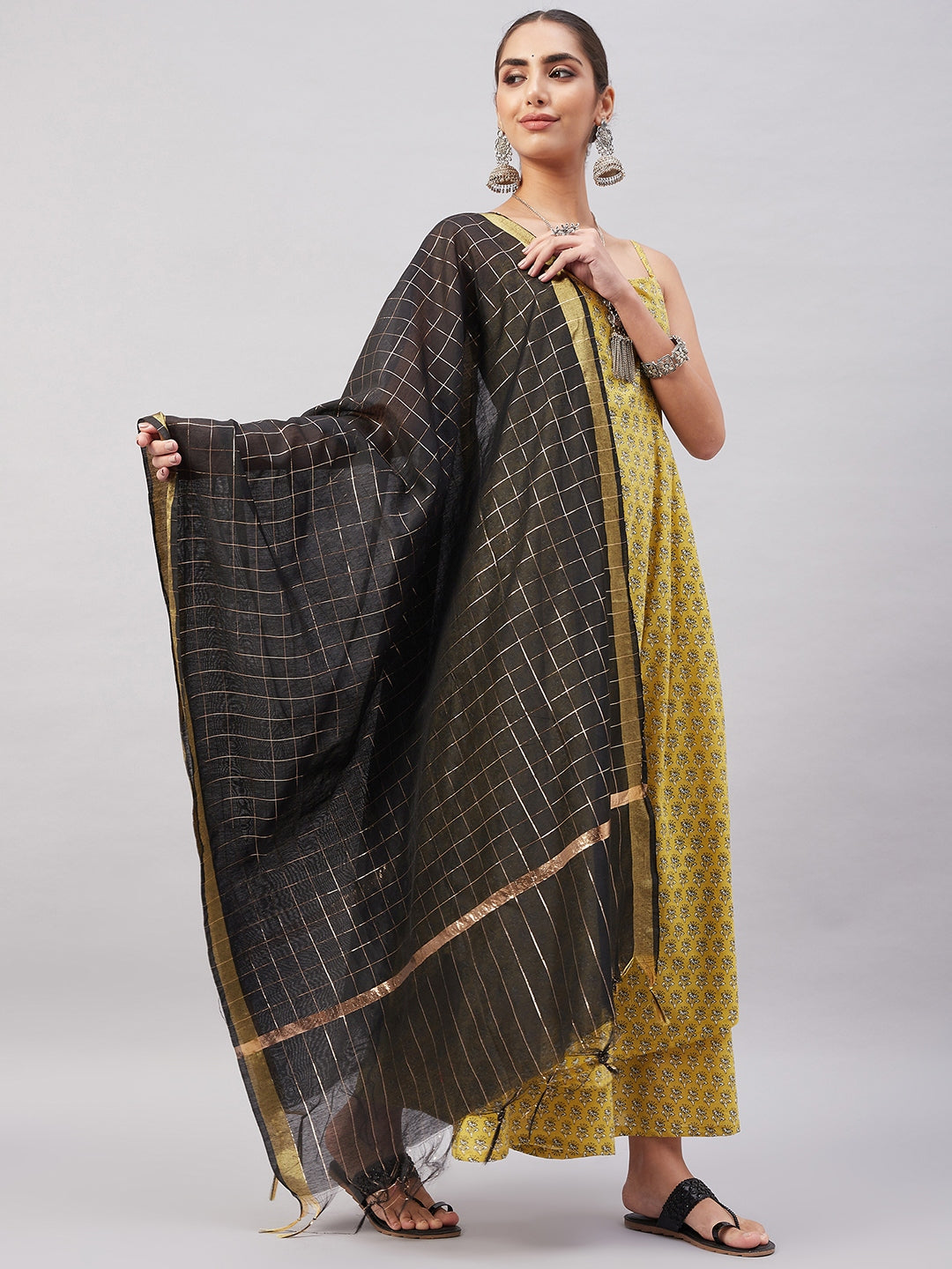 InWeave Women's Yelllow Floarl Print Strappy Set W Black Gold Check Dupatta