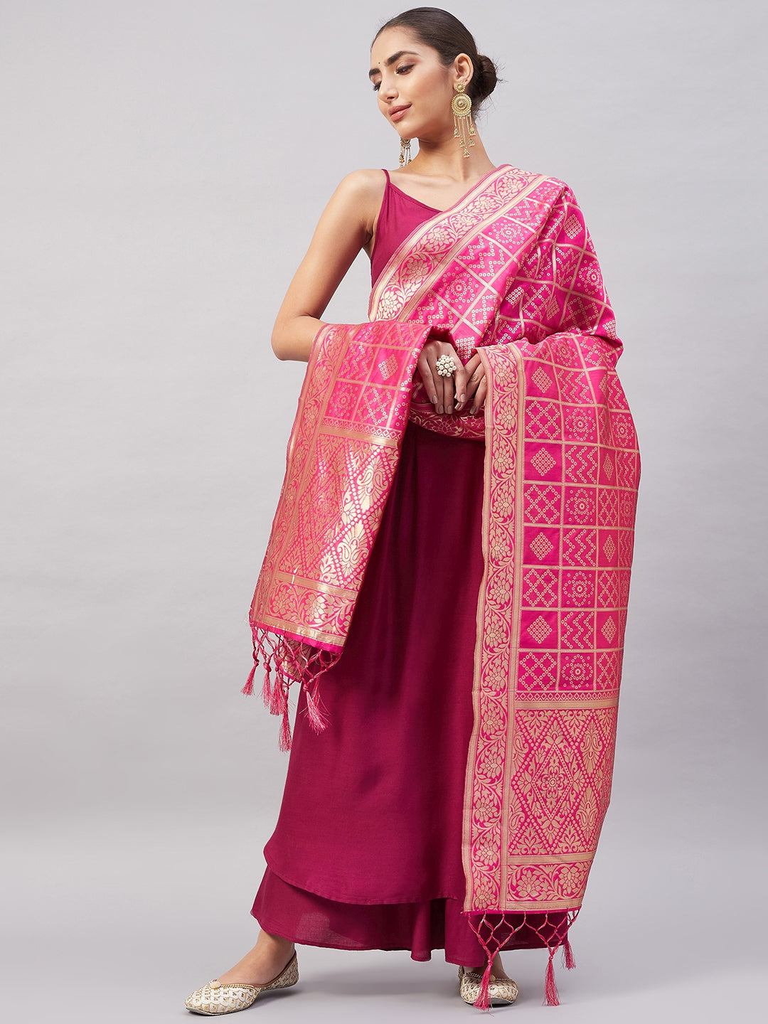 InWeave Women's Wine Solid Strappy Set With Pink Brocade Dupatta