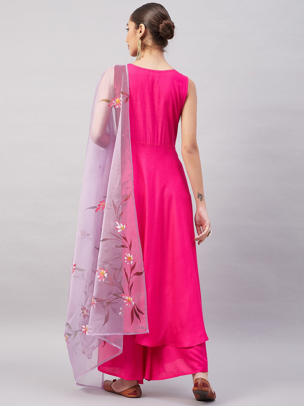 InWeave Women's Fuchsia Sleeveless Kurta Set W Mauve Handpaint Organza Dupatta