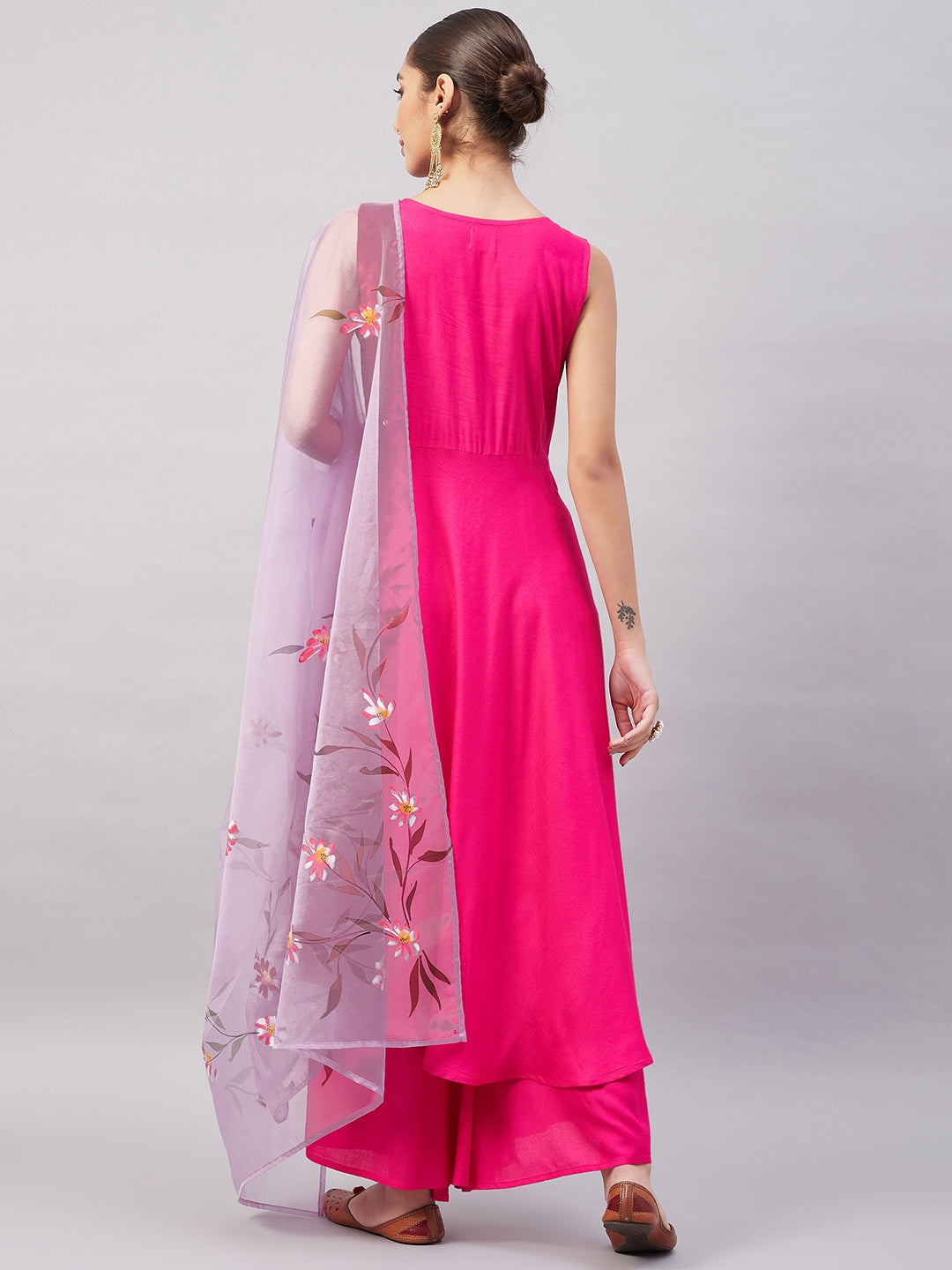 InWeave Women's Fuchsia Sleeveless Kurta Set W Mauve Handpaint Organza Dupatta