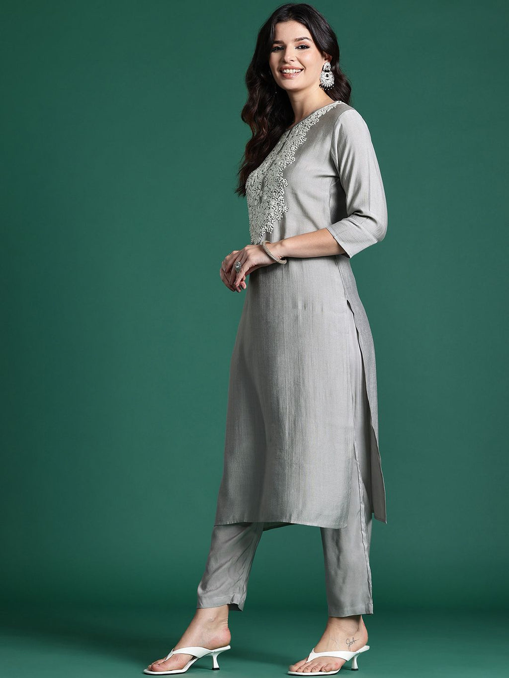 Indo Era Ethnic Motifs Embroidered Thread Work Kurta with Trousers