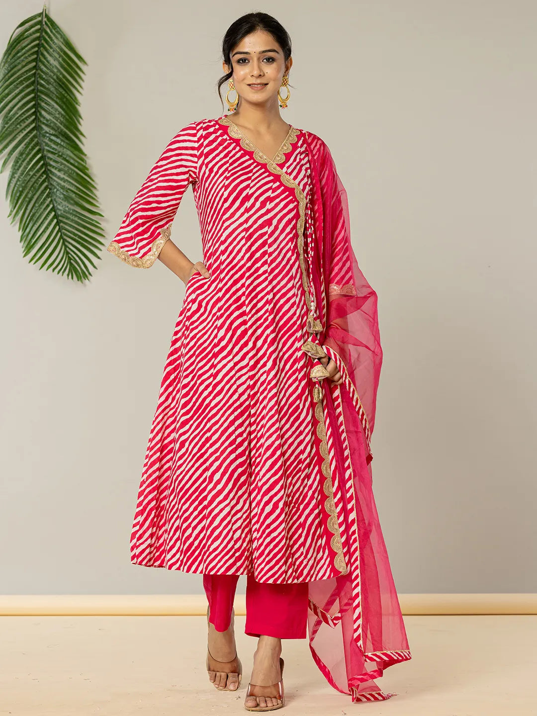 Yufta Cotton Leheriya Hot Pink Kurta Dupatta Pant Set