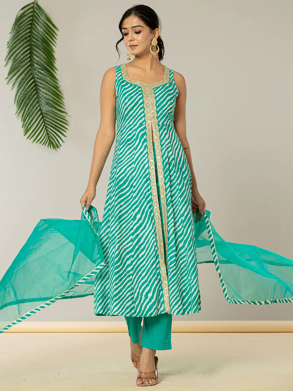 Yufta Cotton Leheriya Kurta Dupatta Pant Set