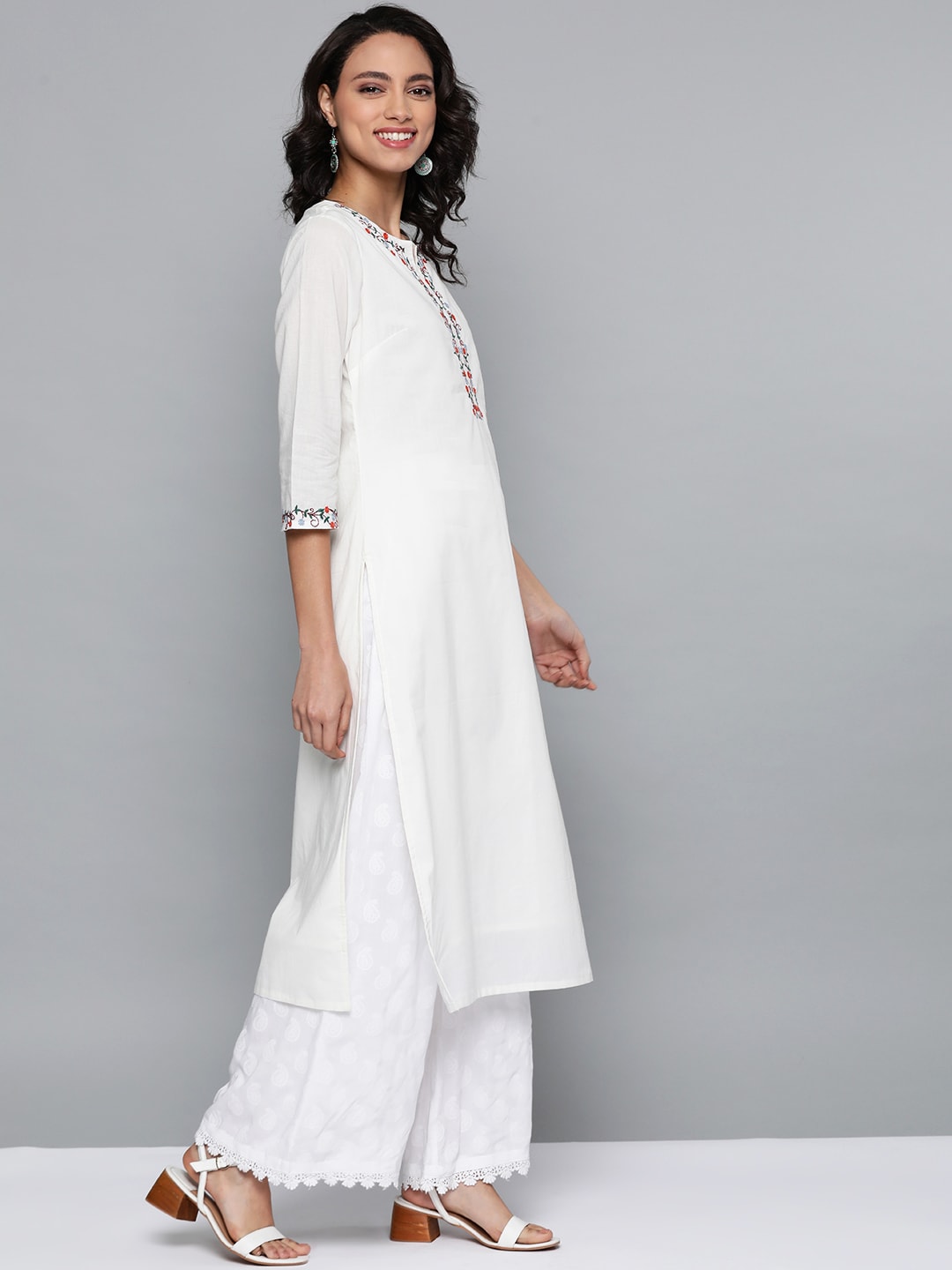 HERE&NOW Women White Cotton Straight Thread Work Kurta