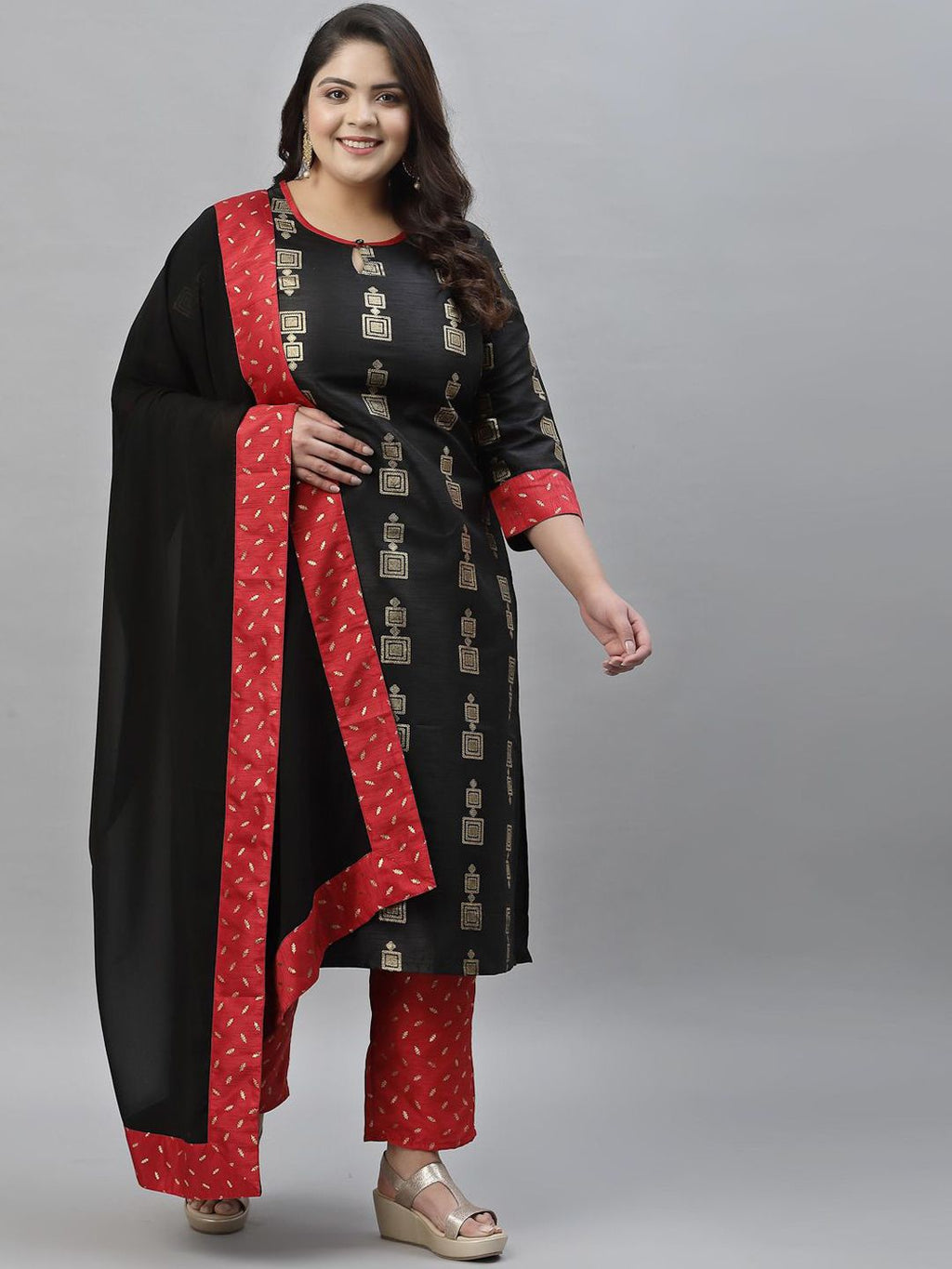 Sztori Plus Size Geometric Printed Straight Kurta With Trousers & Dupatta