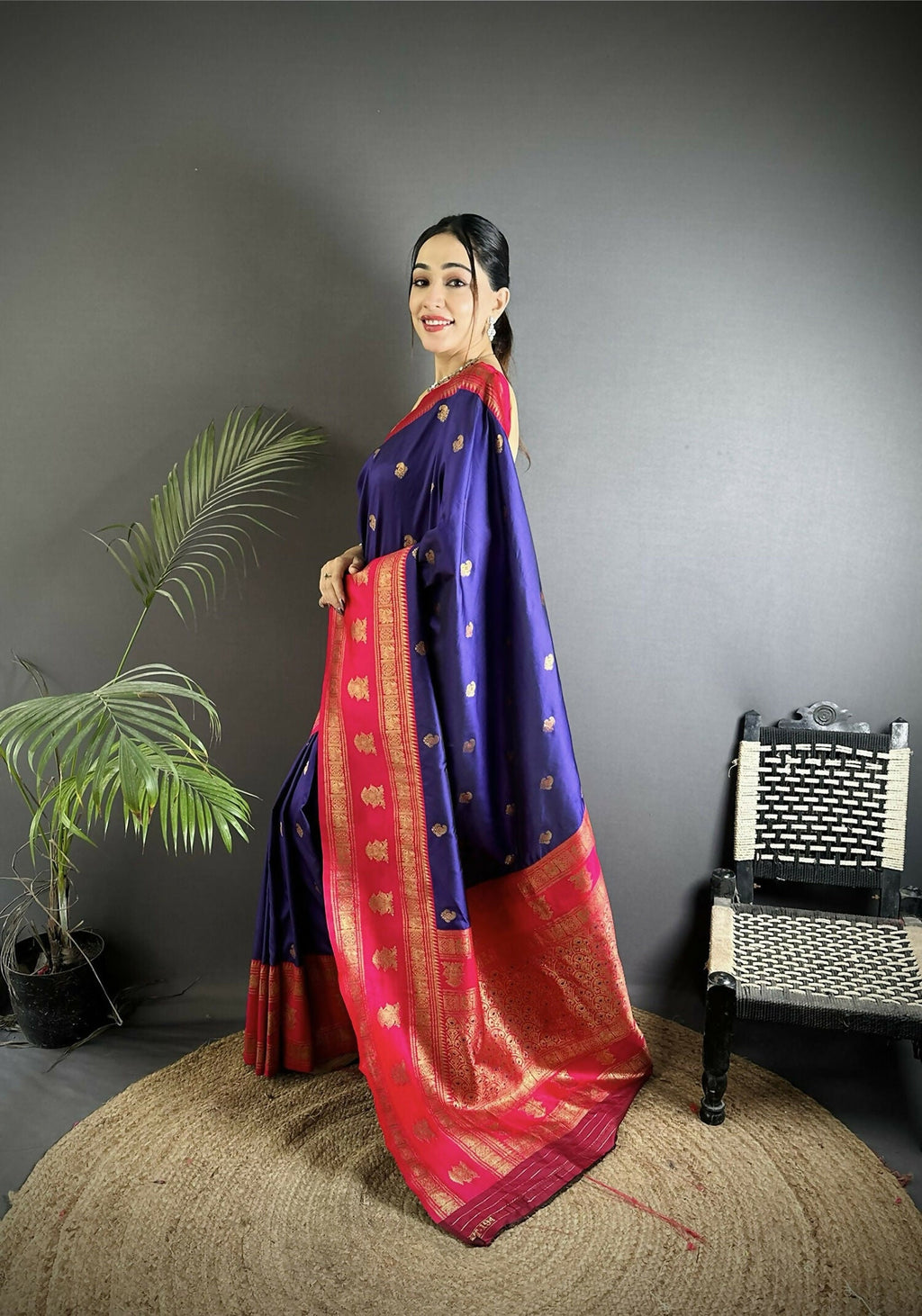 Joban Fashion Navy Blue Banarasi Soft Silk Woven Butti Saree