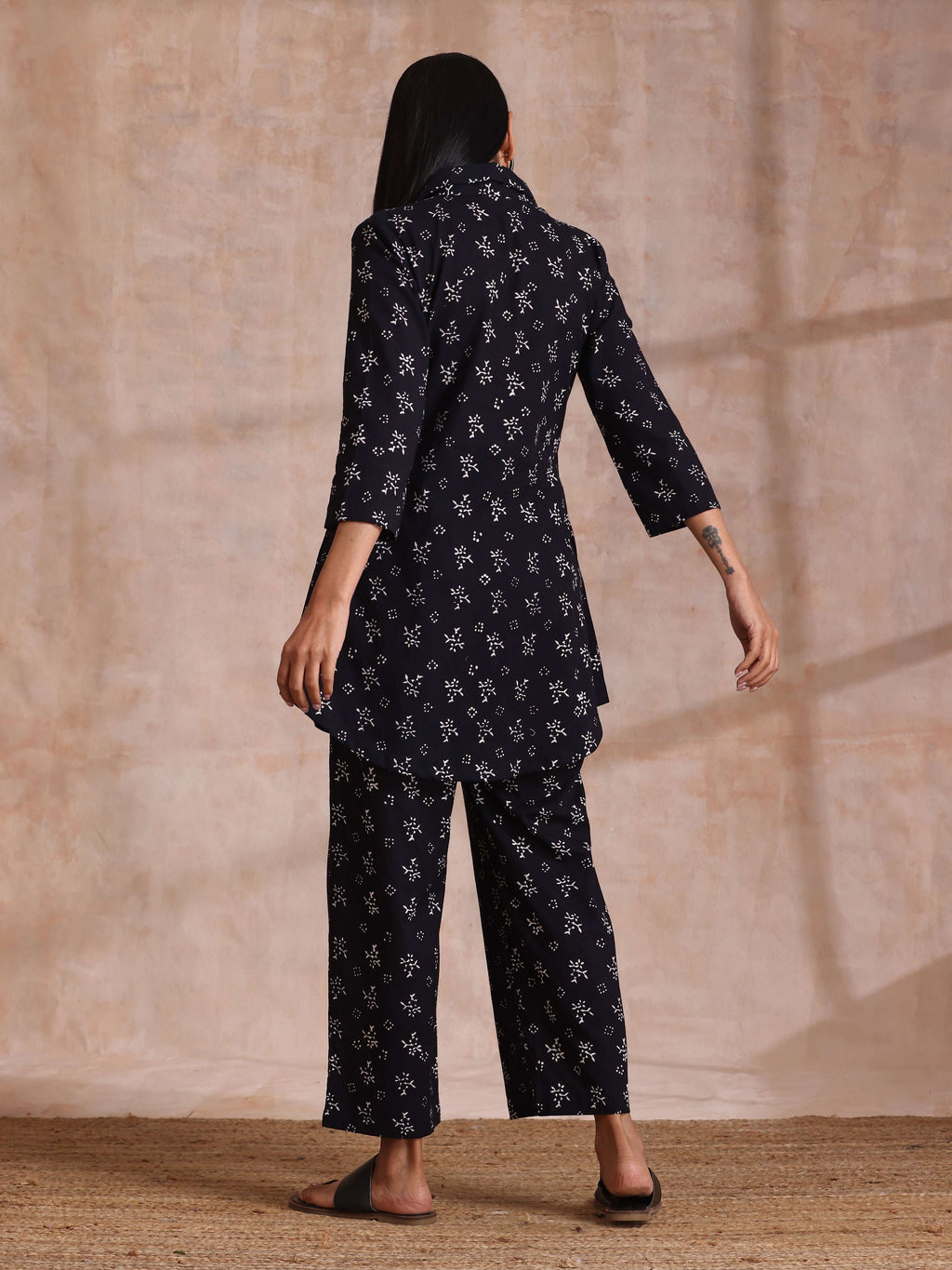 trueBrowns Black White Floral Print Cotton Collar Short Co-Ord Set