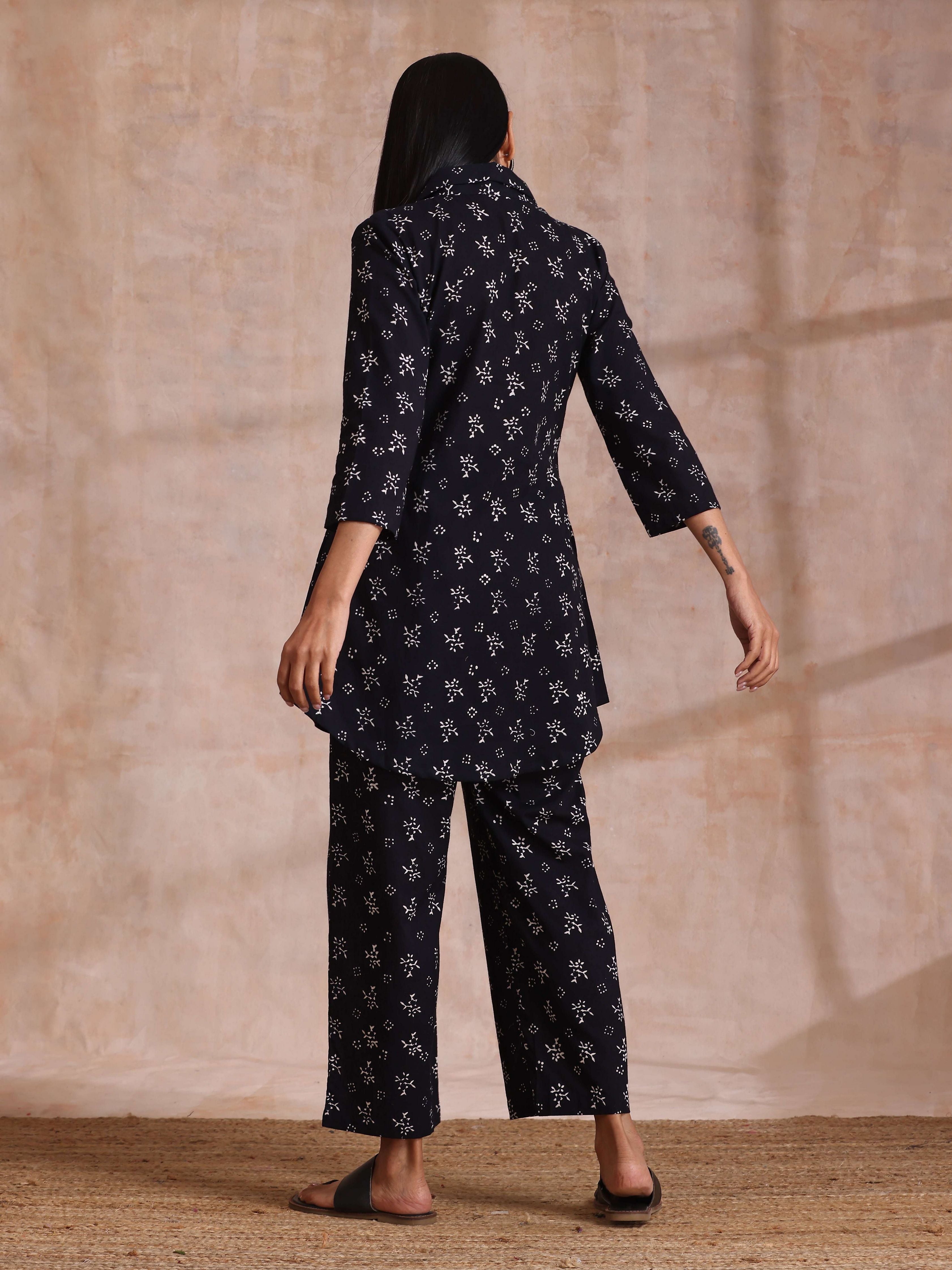 trueBrowns Black White Floral Print Cotton Collar Short Co-Ord Set