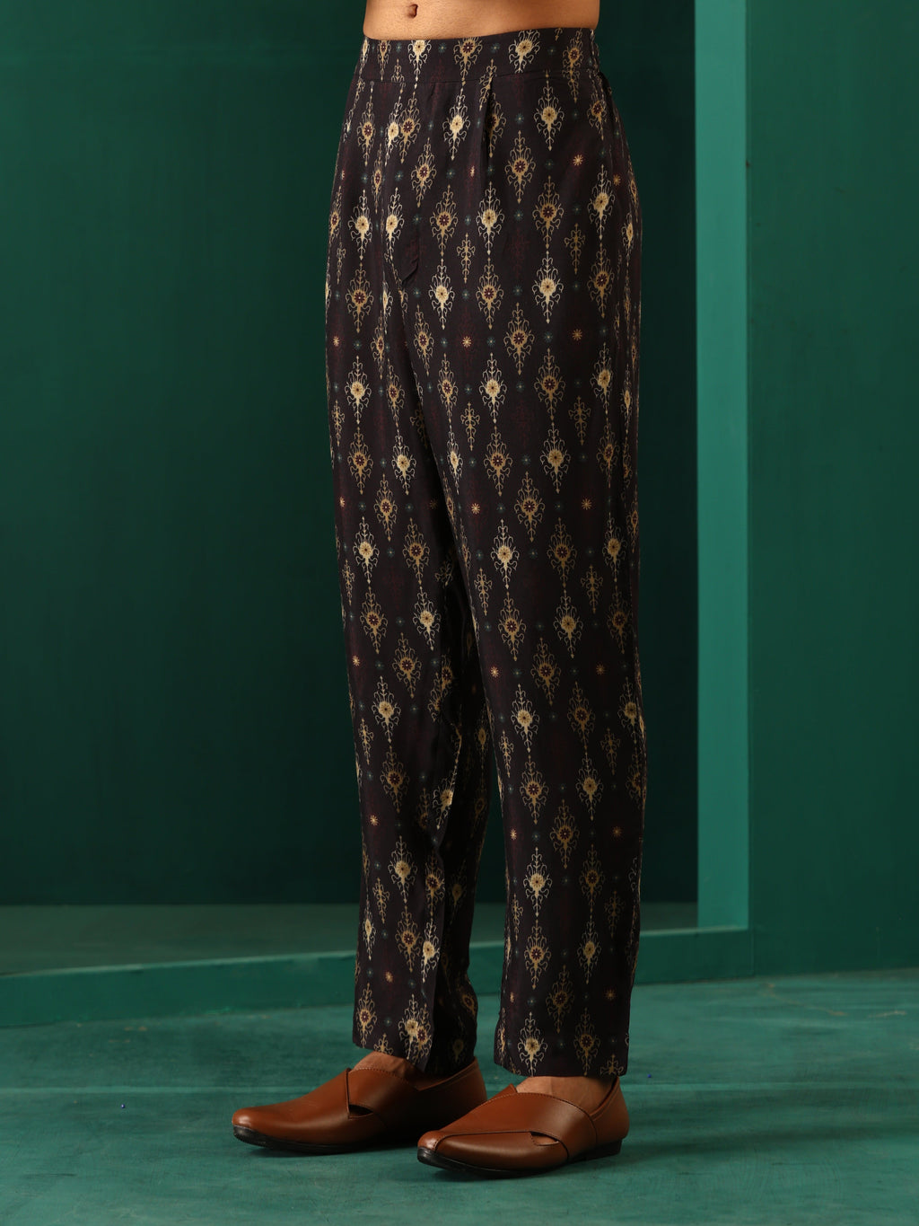 trueBrowns Men's Black Tonal Ikat Muslin Silk Printed Co-ord Set