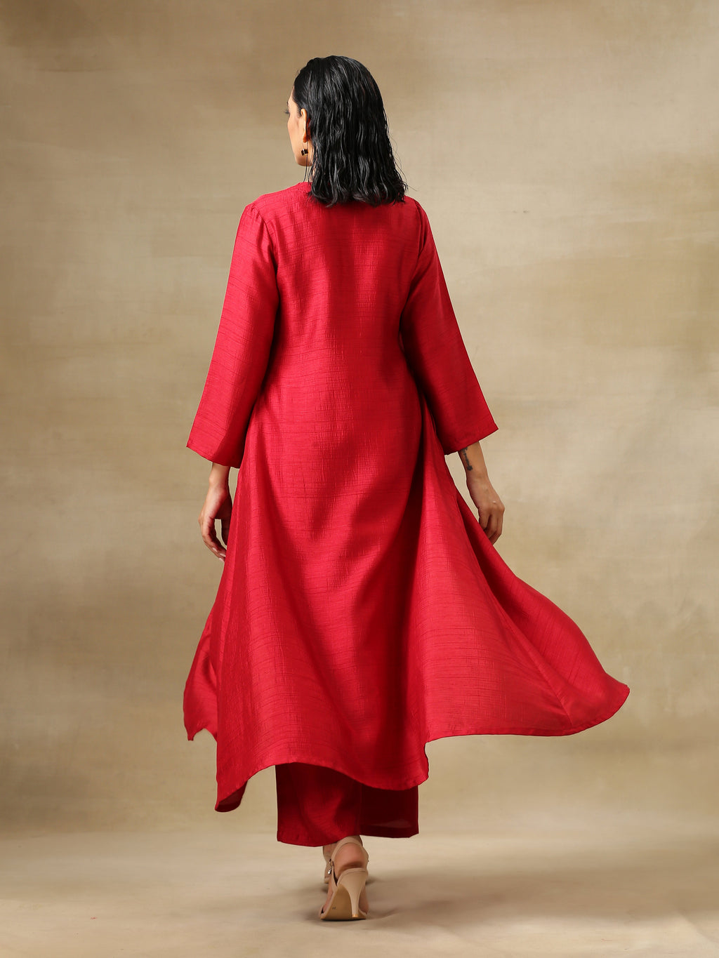 trueBrowns Maroon Textured Silk Front Slit Kurta Pant Set