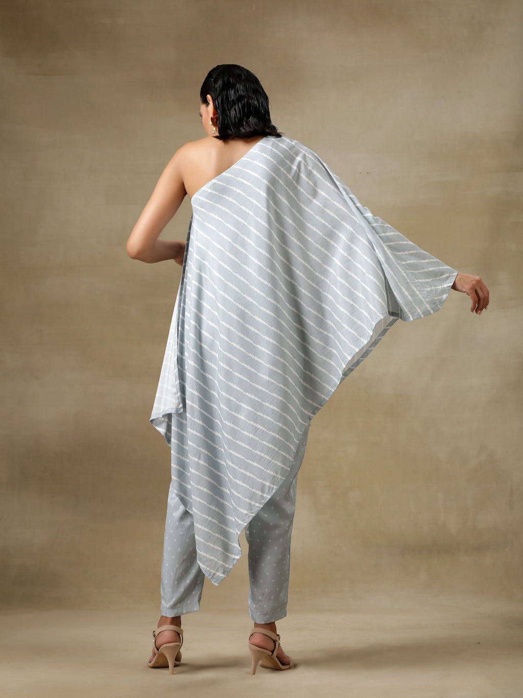 trueBrowns Grey Bandhani Printed Silk One-Shoulder Kurta Pant Set