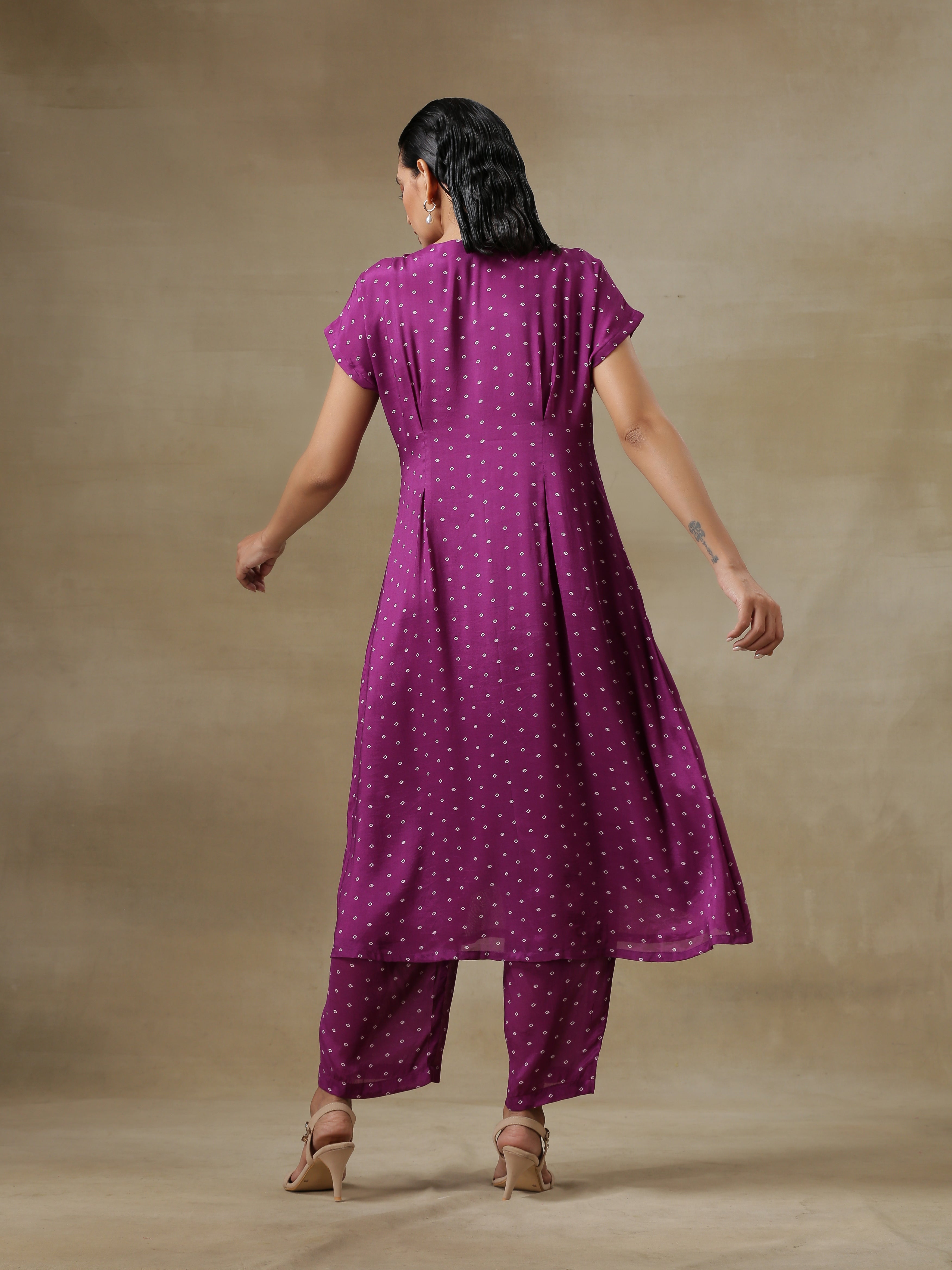 trueBrowns Purple Bandhani Printed Silk Drop Shoulder Kurta Pant Set