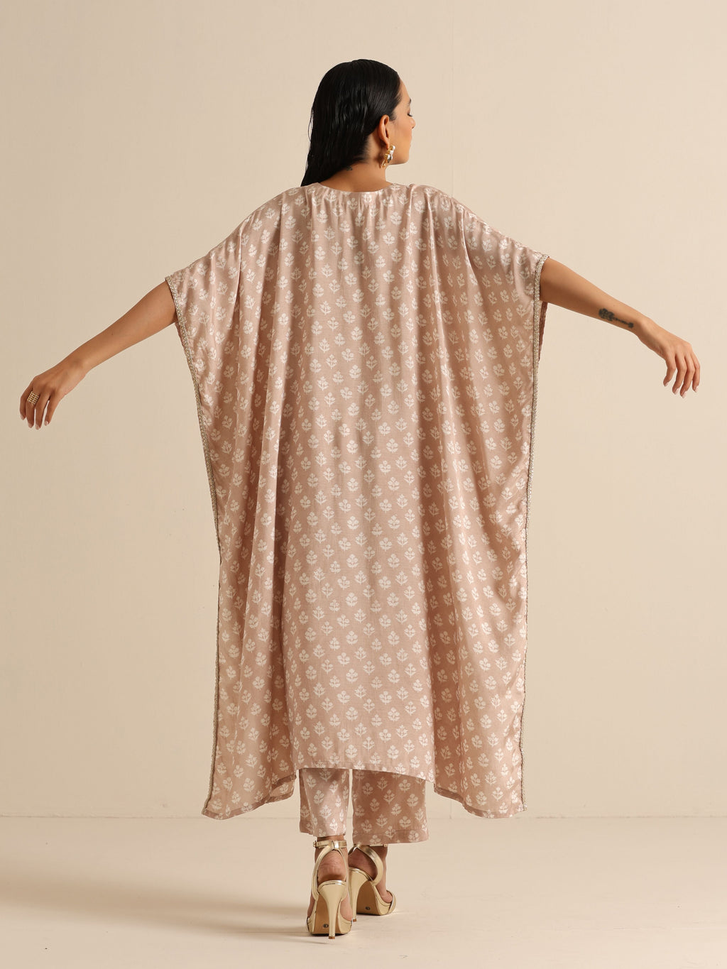 trueBrowns Beige White Floral Silk Print Kaftan Pant Set