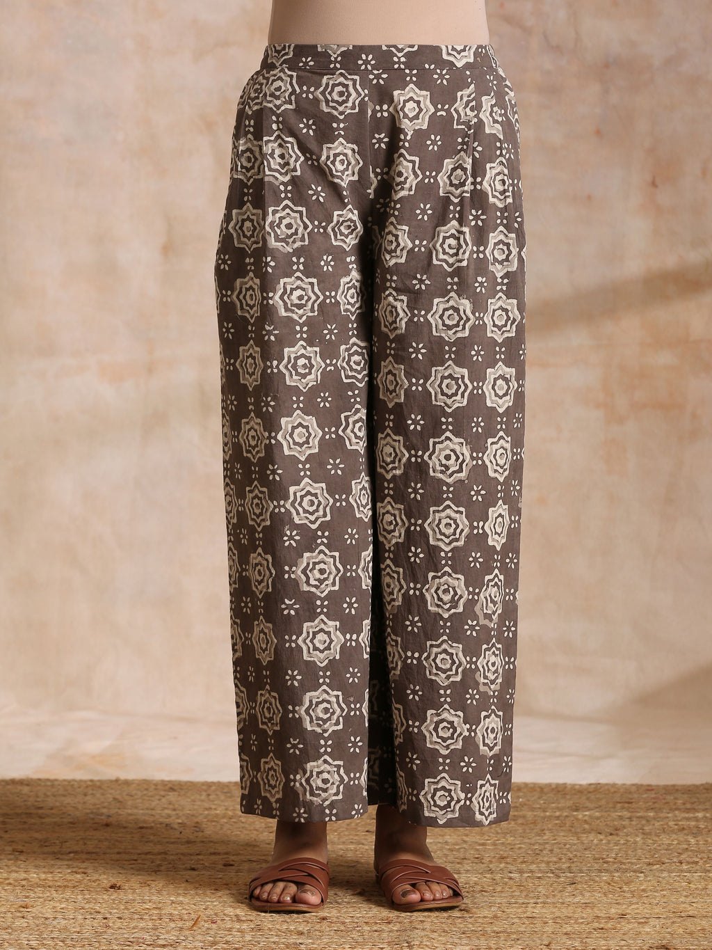 trueBrowns Clay Dabu Zig-Zag Motifs Print Cotton Sleeveless Jacket Pant Set