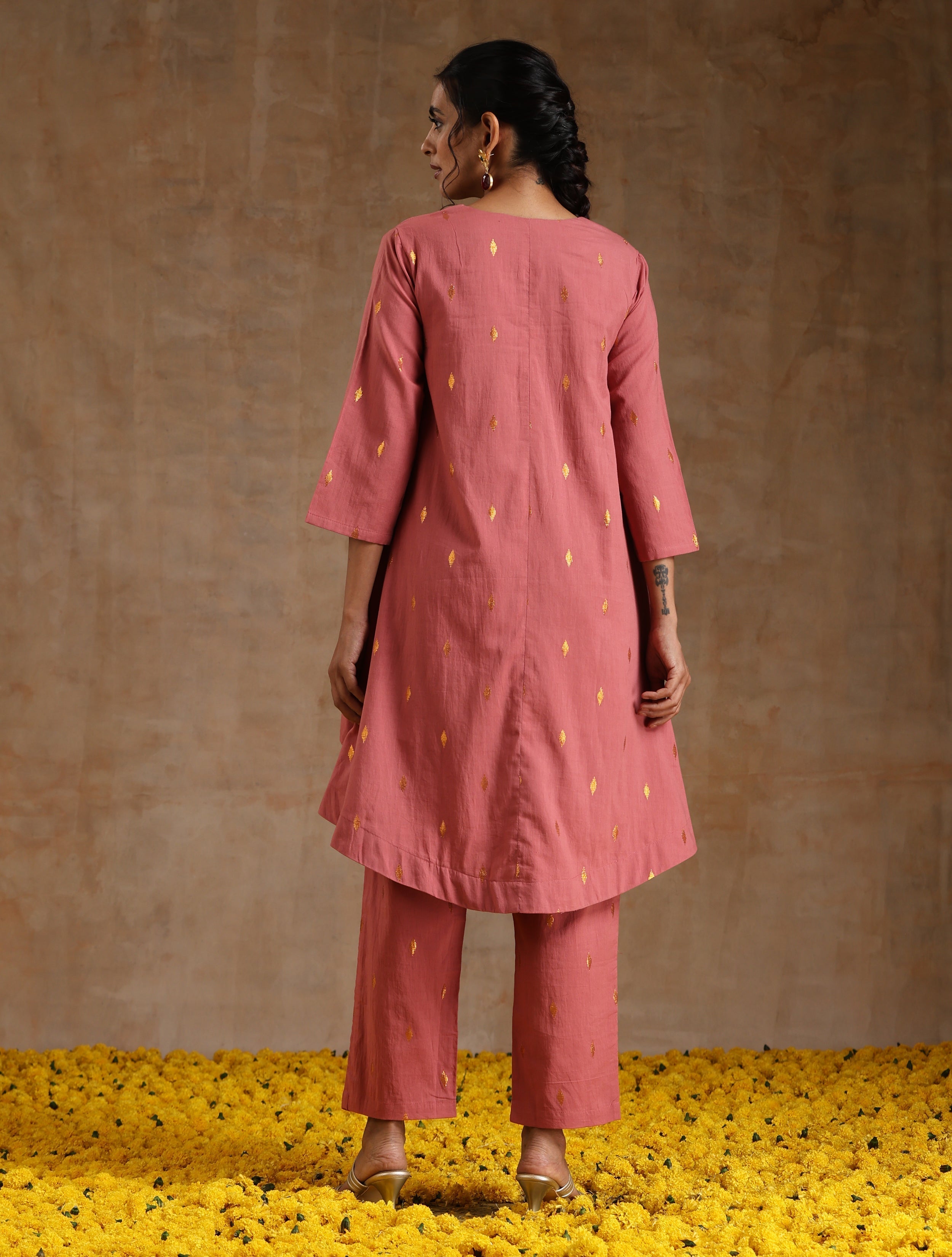 trueBrowns Blush Gold Cotton High-Low Co-Ord Set
