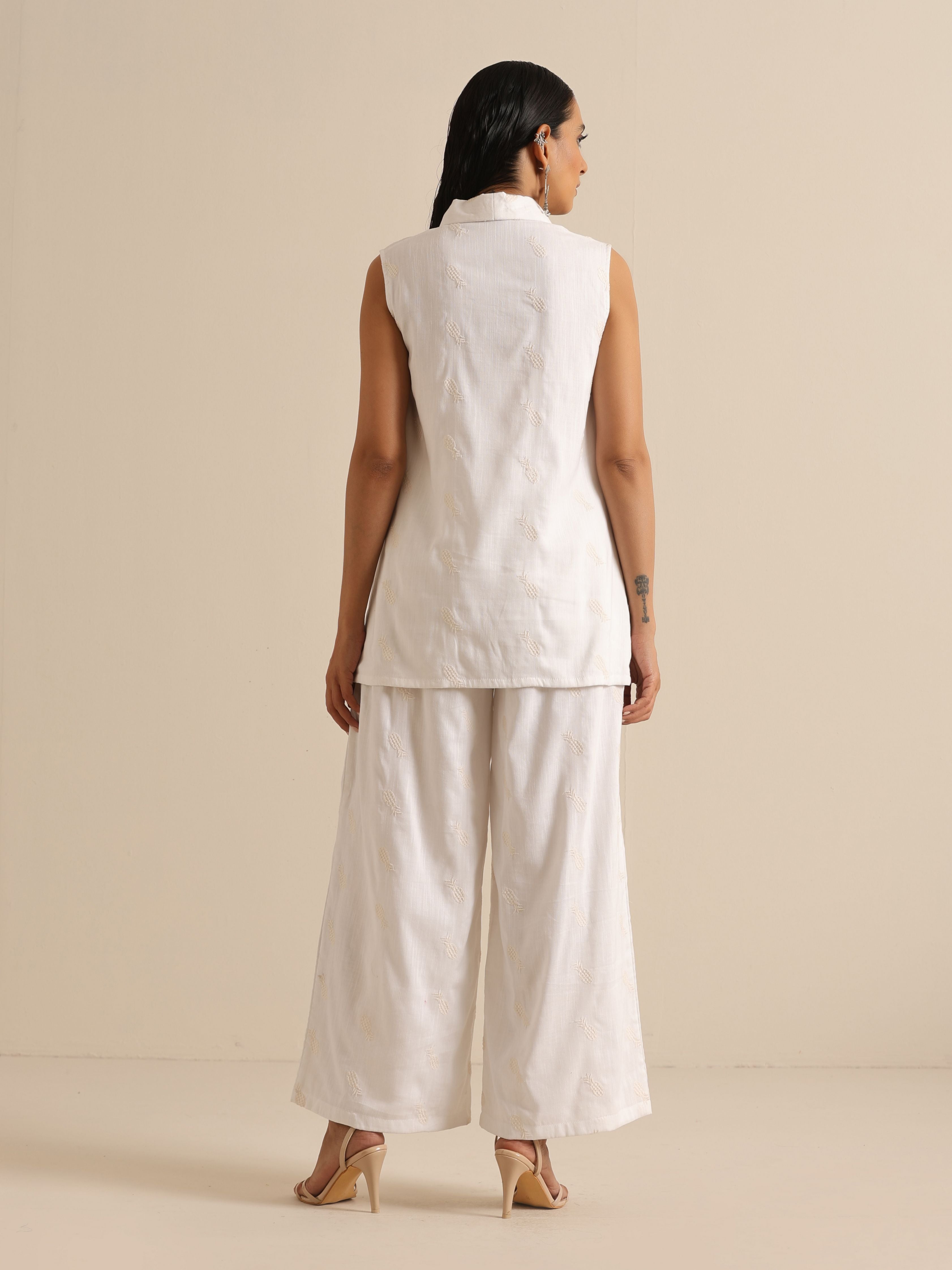 trueBrowns White Pineapple Sleeveless Jacket Pant Set