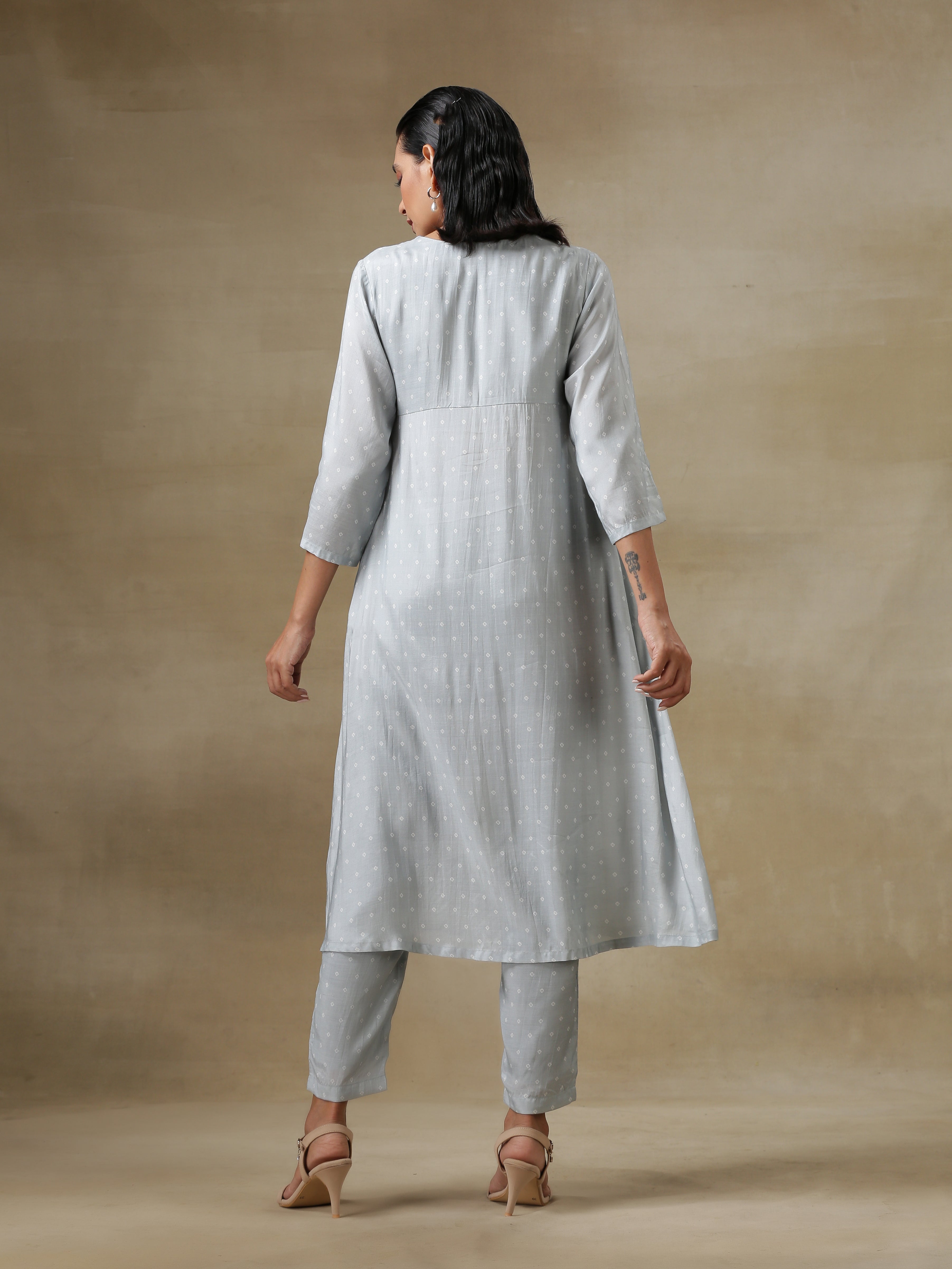 trueBrowns Grey Bandhani Printed Silk Yoke Kurta Pant Set