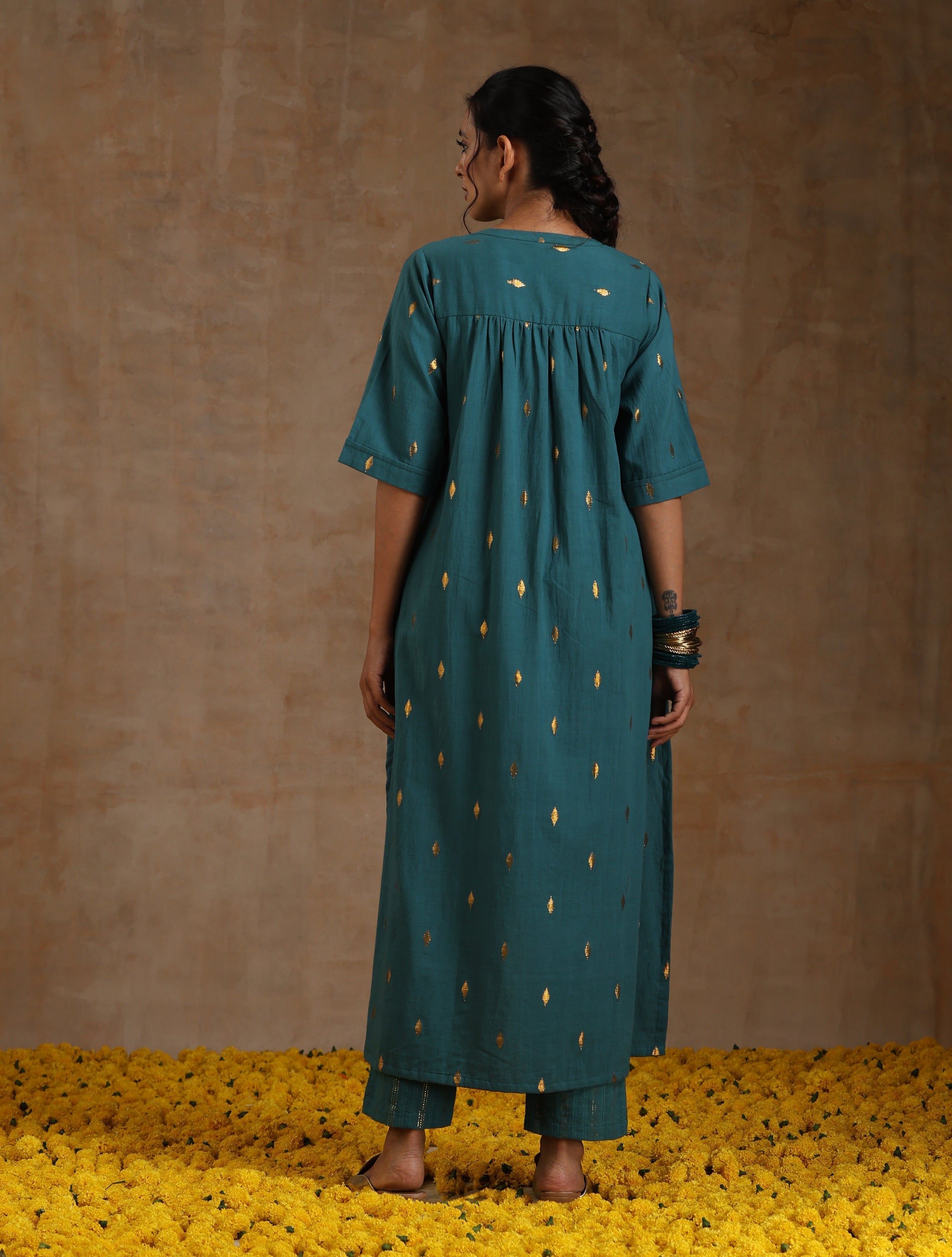trueBrowns Deep Sea Gold Cotton Relaxed High-Low Kurta Set