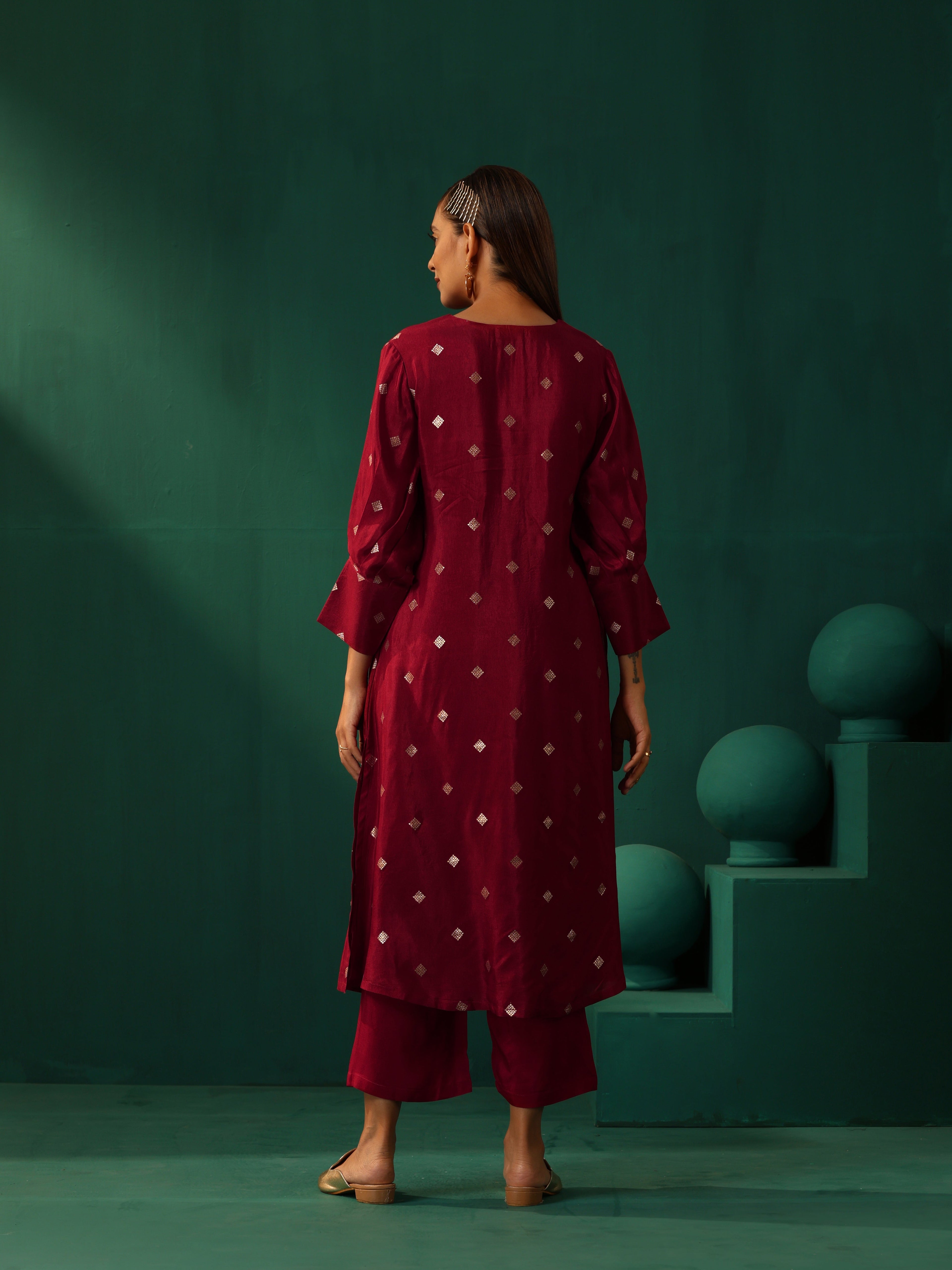 trueBrowns Maroon Diamond Viscose Silk Puff Sleeve Kurta Pant Set