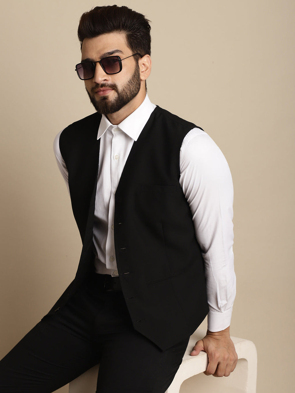 Even Apparels Men's Black Waistcoat with welt pockets