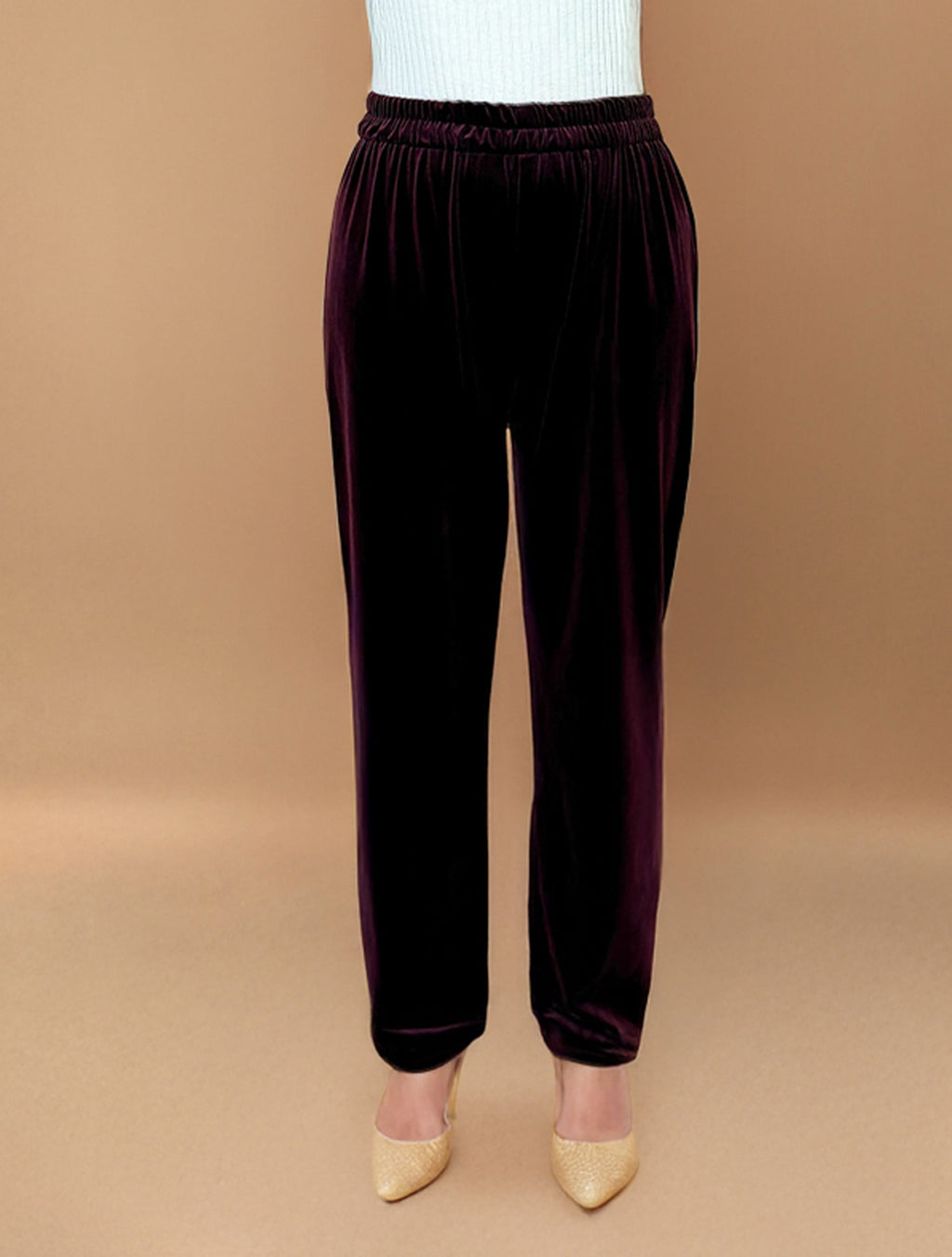 trueBrowns Maroon Velvet Embroidered Kurta Set