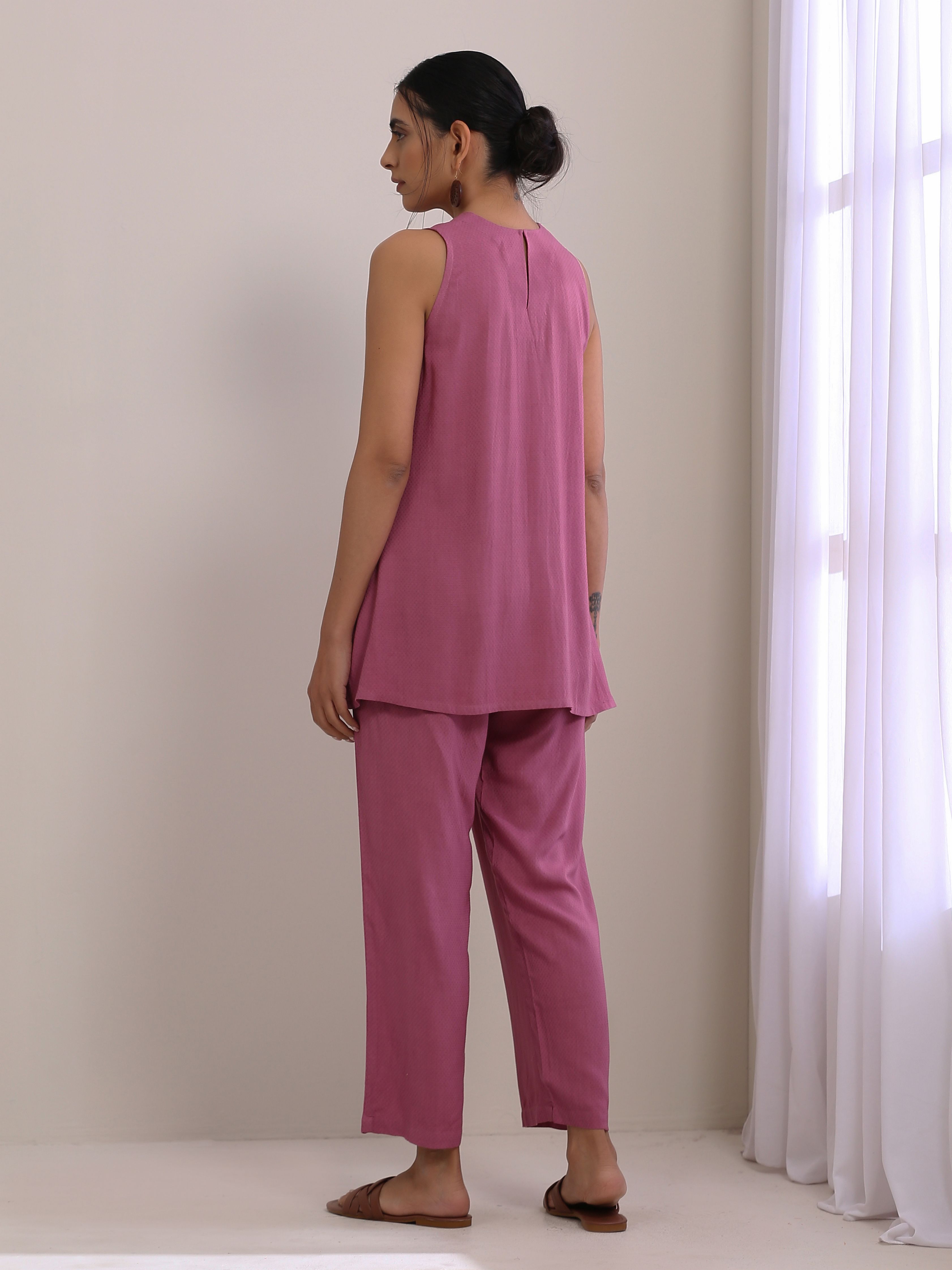 trueBrowns Onion Pink Dobby Sleeveless Short Co-Ord Set