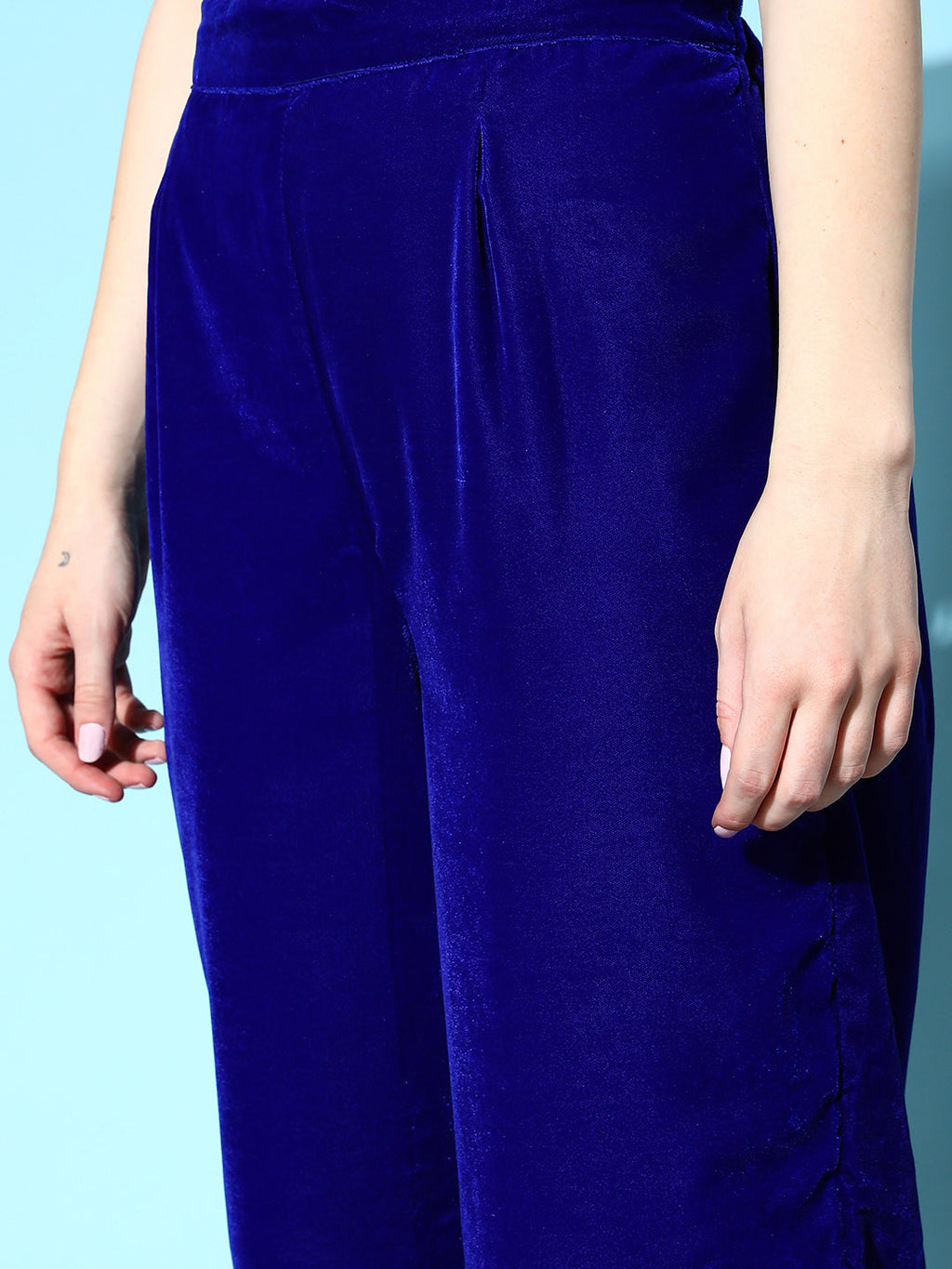 InWeave Women's Blue Velvet Kurta Set With Beige Brocade Dupatta