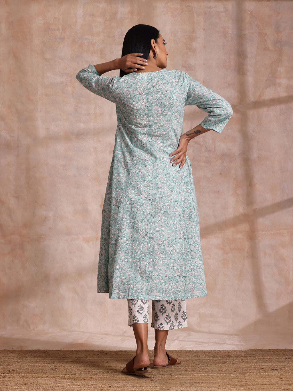 trueBrowns Tiffany Blue Floral Block Print Cotton Front Neck Gathered Kurta Pant Set